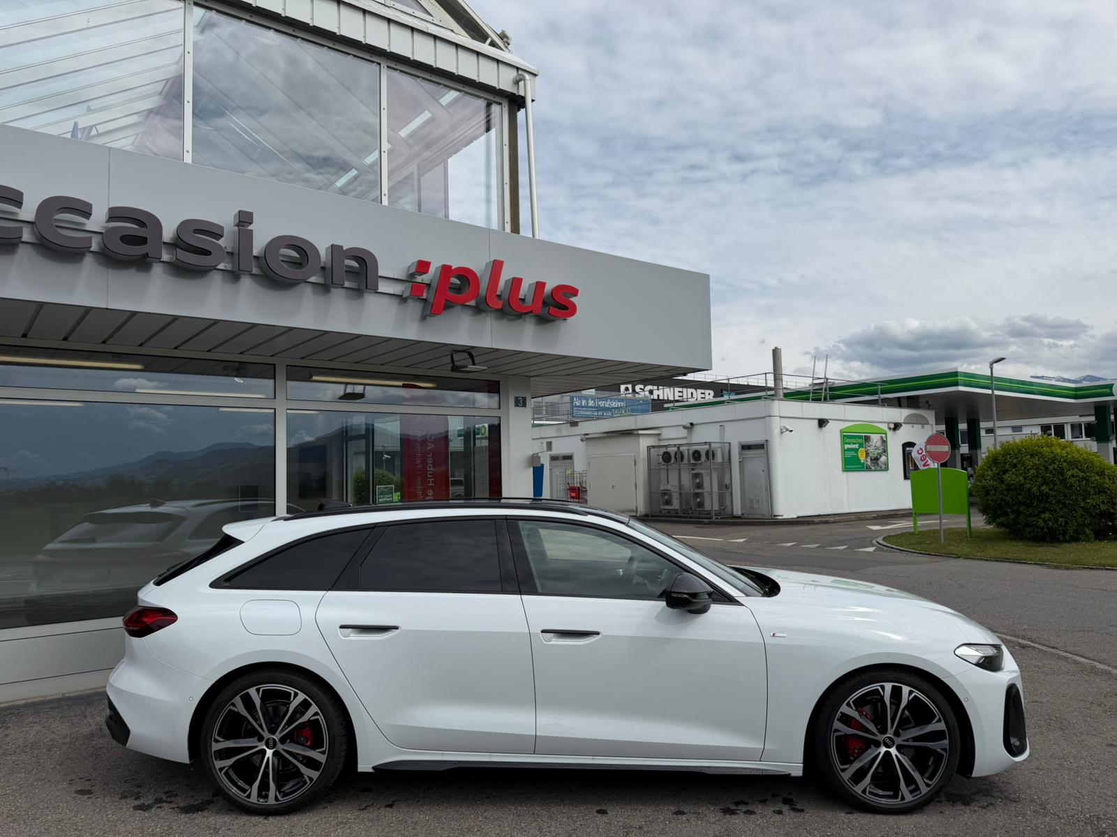 AUDI A5 Avant TFSI quattro 150 kW S tronic-image-2
