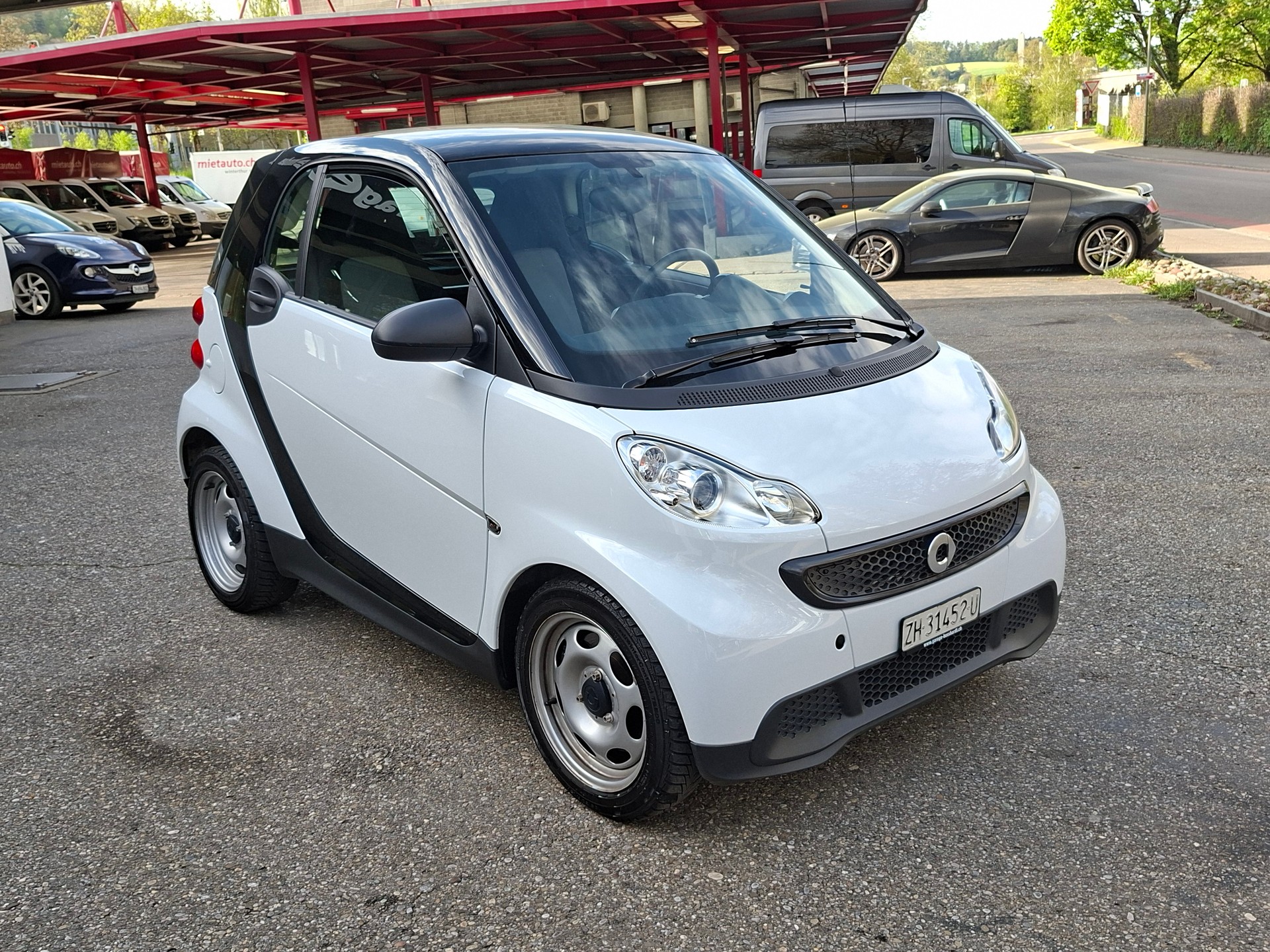 SMART fortwo pure mhd softouch-showroom-element-1