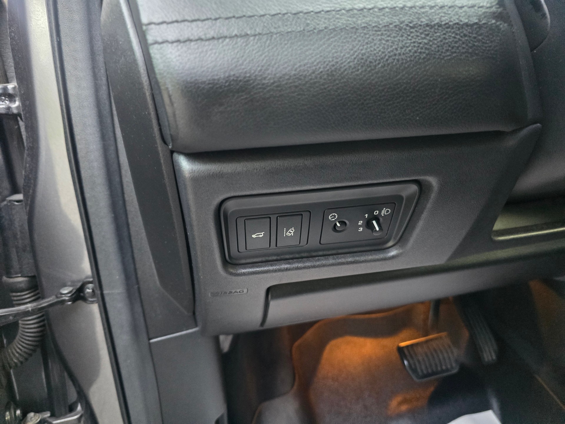 LAND ROVER Discovery Sport 2.0 TD4 HSE Luxury AT9-image-18