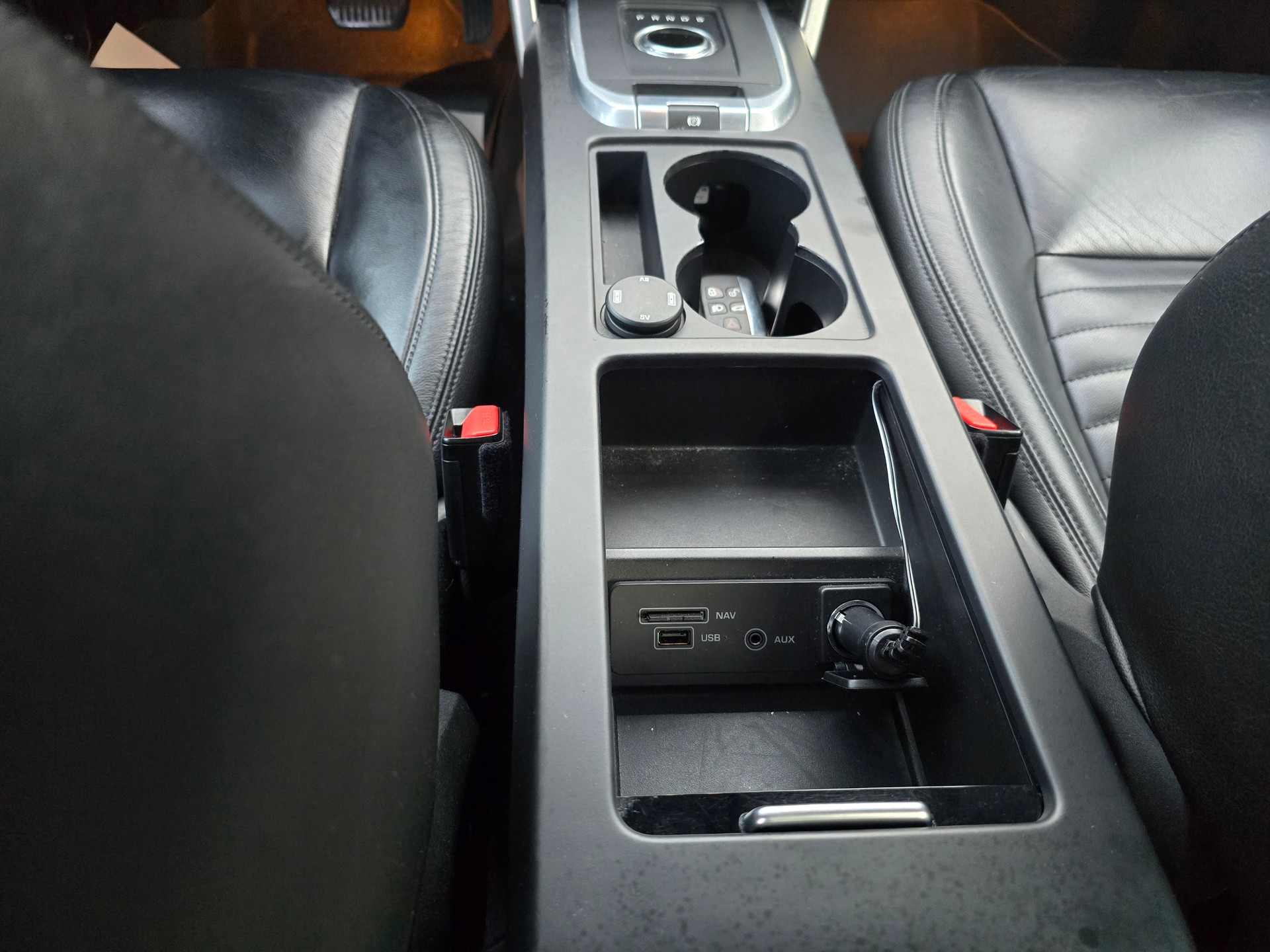 LAND ROVER Discovery Sport 2.0 TD4 HSE Luxury AT9-image-16
