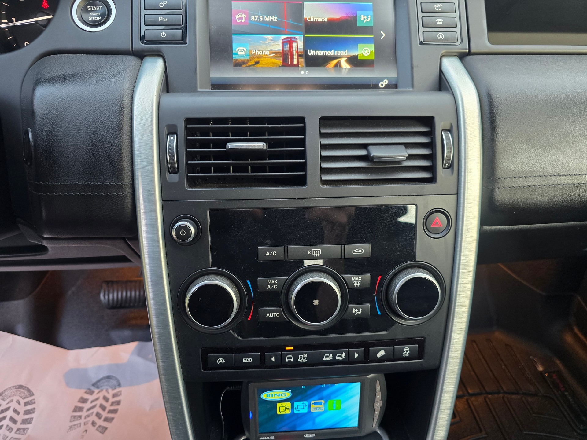 LAND ROVER Discovery Sport 2.0 TD4 HSE Luxury AT9-image-23
