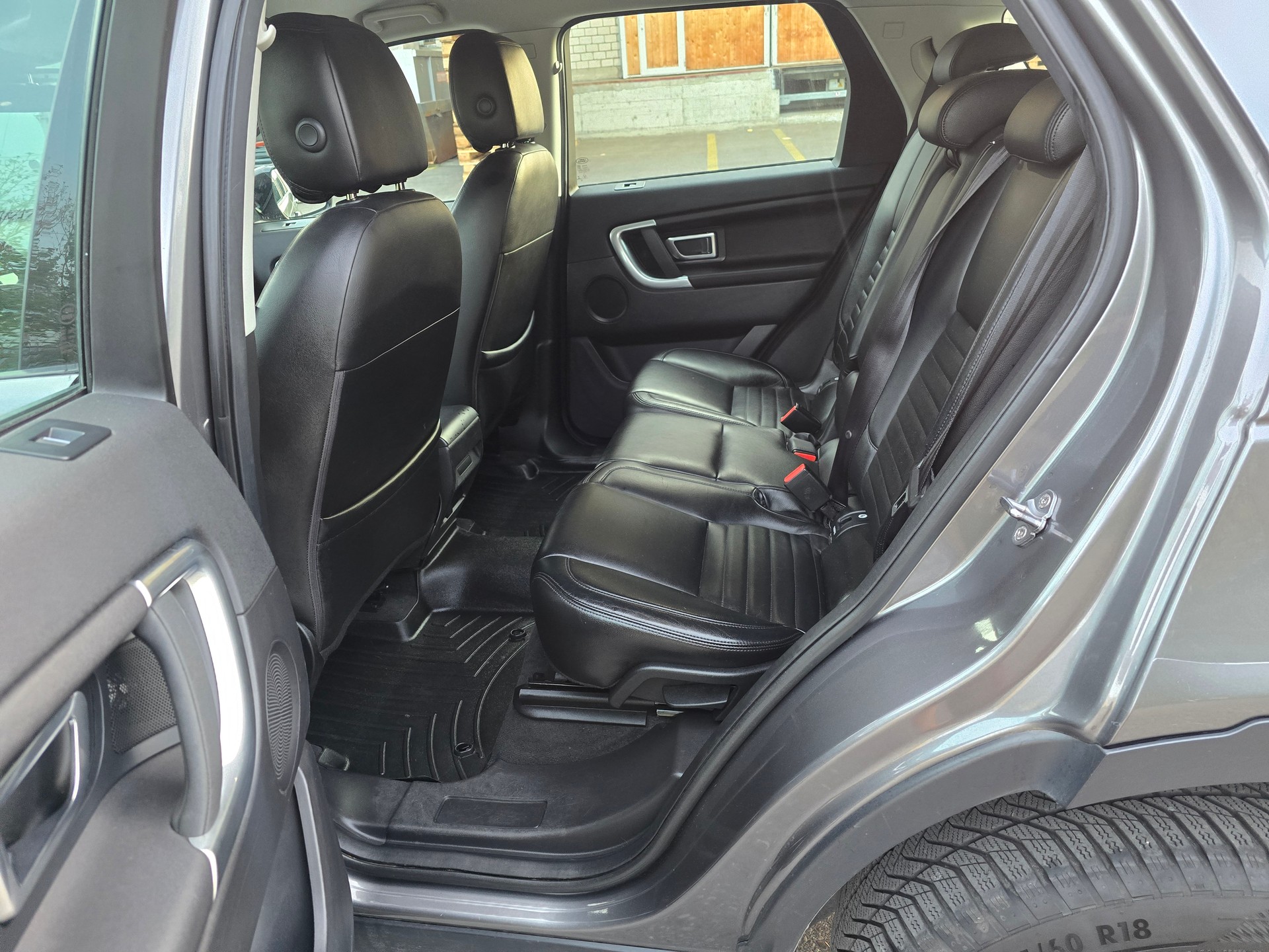 LAND ROVER Discovery Sport 2.0 TD4 HSE Luxury AT9-image-14