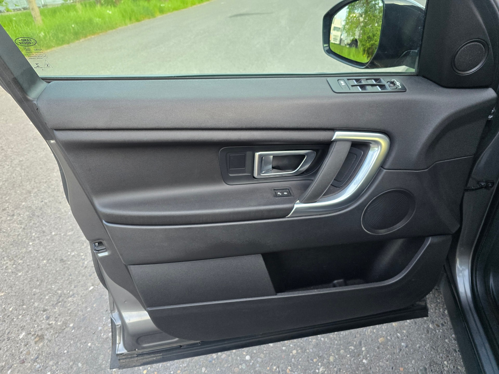LAND ROVER Discovery Sport 2.0 TD4 HSE Luxury AT9-image-13