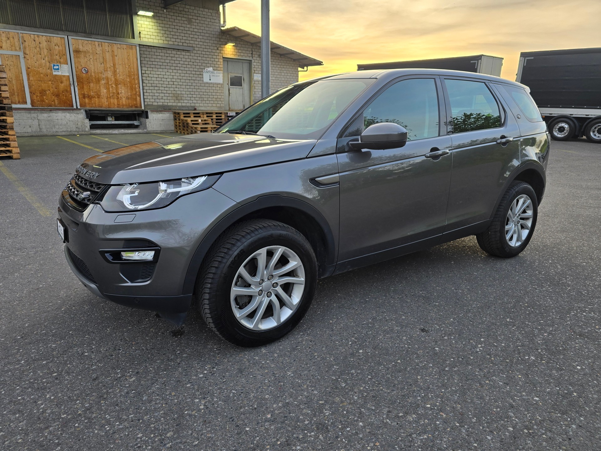 LAND ROVER Discovery Sport 2.0 TD4 HSE Luxury AT9-image-2