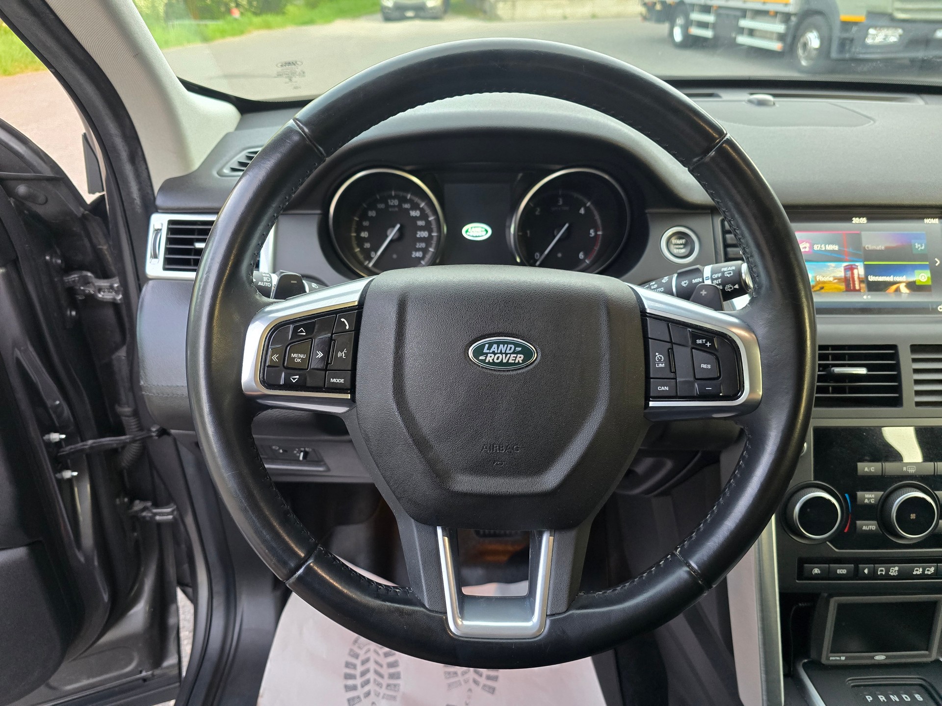 LAND ROVER Discovery Sport 2.0 TD4 HSE Luxury AT9-image-19