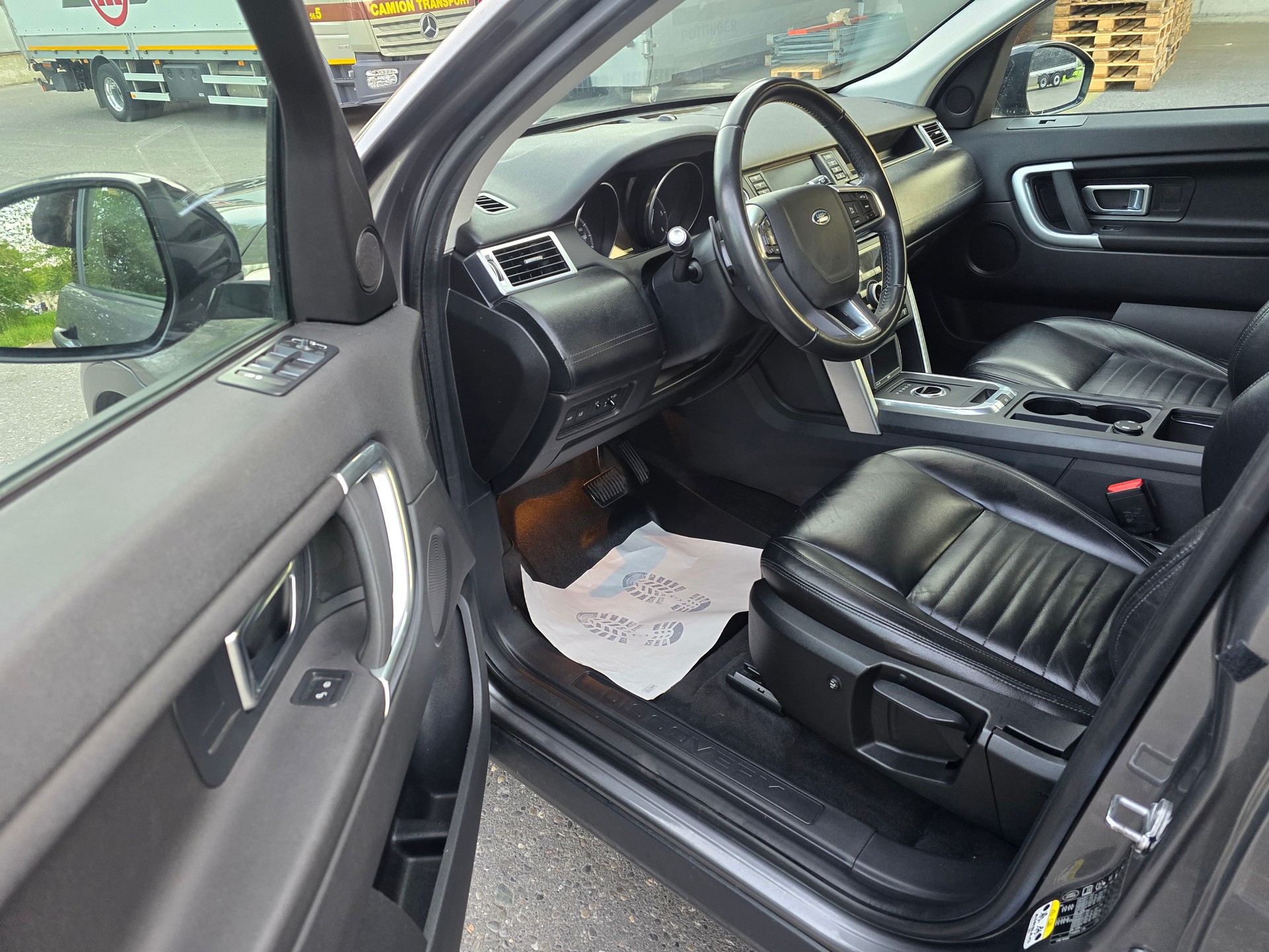 LAND ROVER Discovery Sport 2.0 TD4 HSE Luxury AT9-image-12