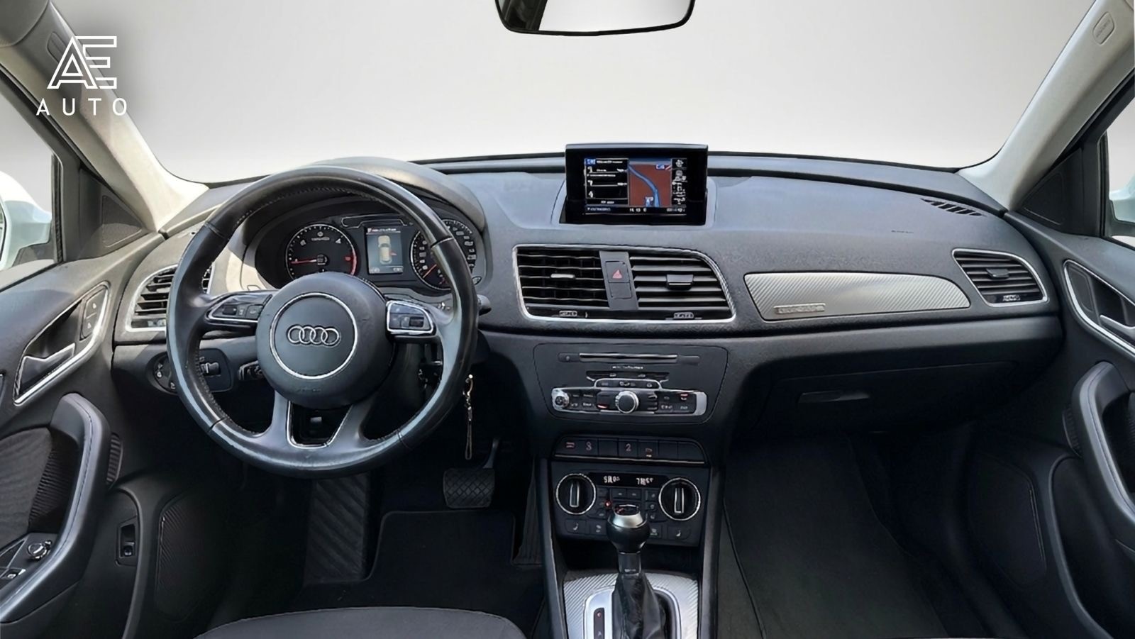 AUDI Q3 2.0 TDI quattro S-tronic-image-9