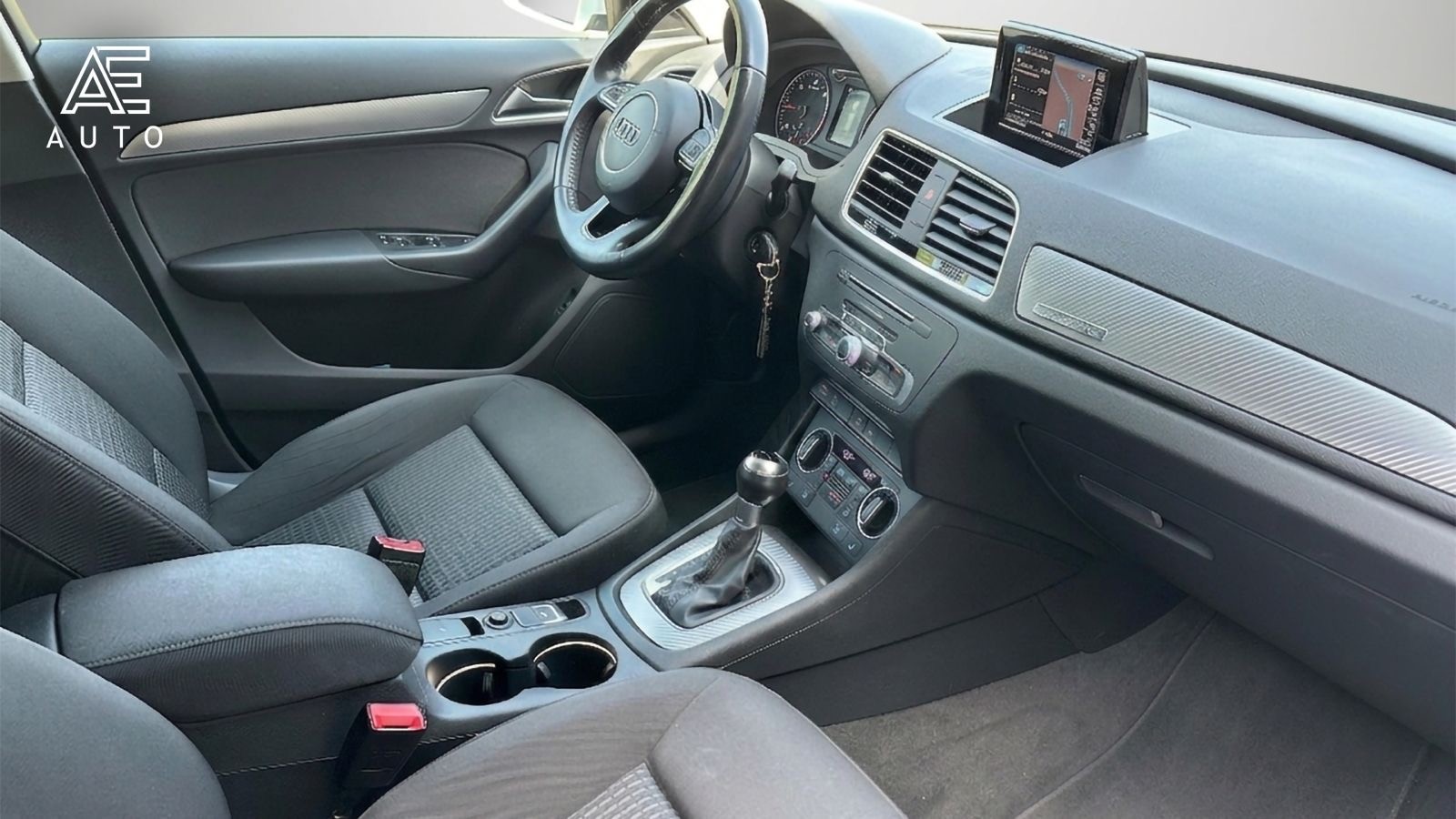 AUDI Q3 2.0 TDI quattro S-tronic-image-10