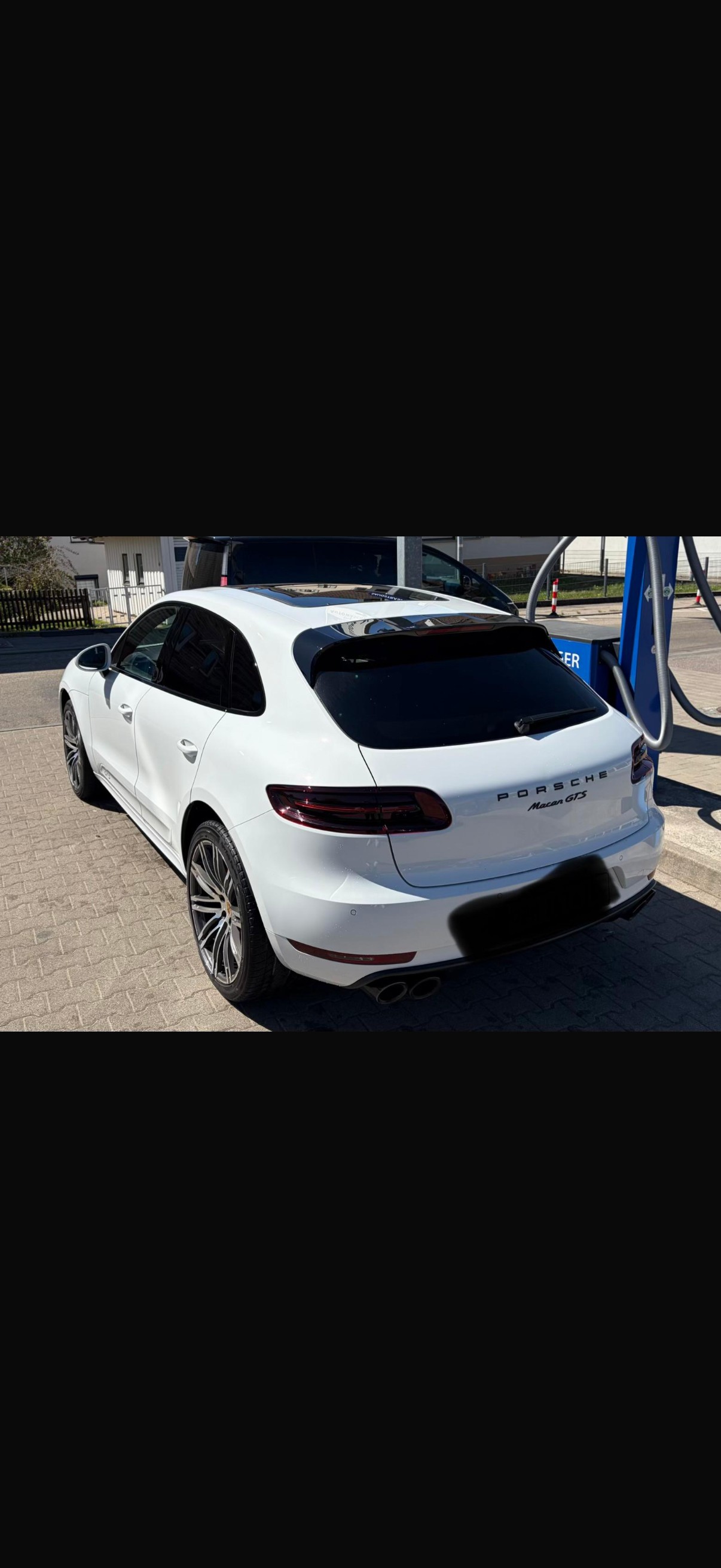 PORSCHE 3.0 V6 GTS-image-0