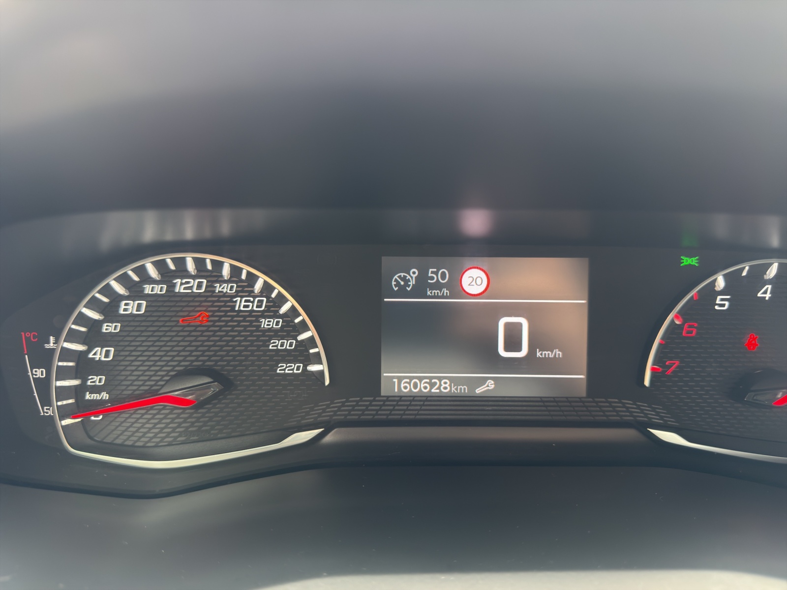 PEUGEOT 208 1.5 BlueHDi Active Pack-image-24