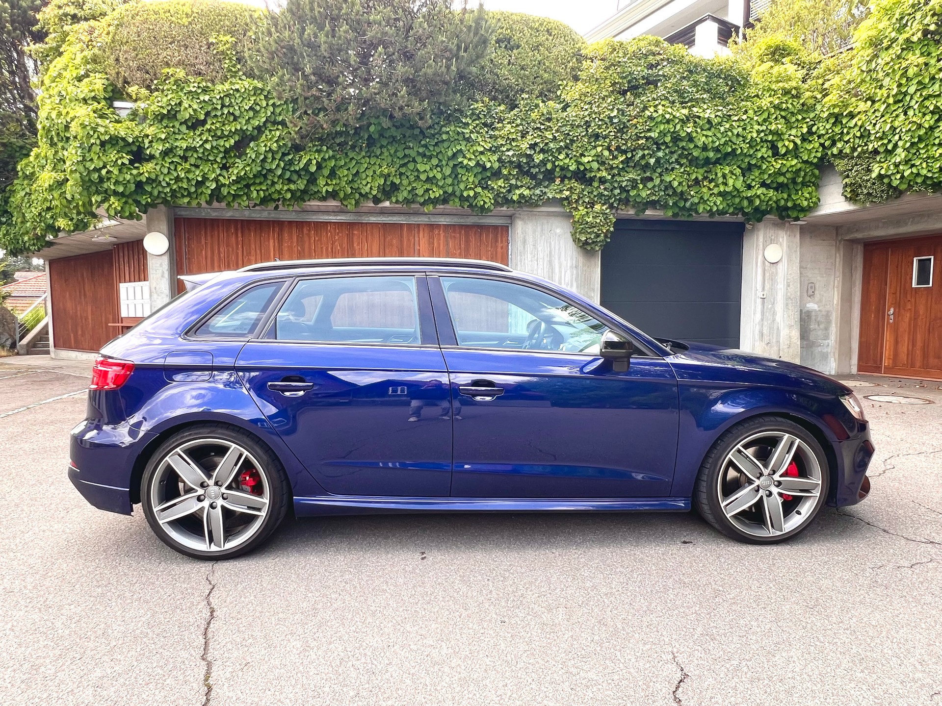 AUDI 2.0 T FSI quattro S-Tronic-image-7