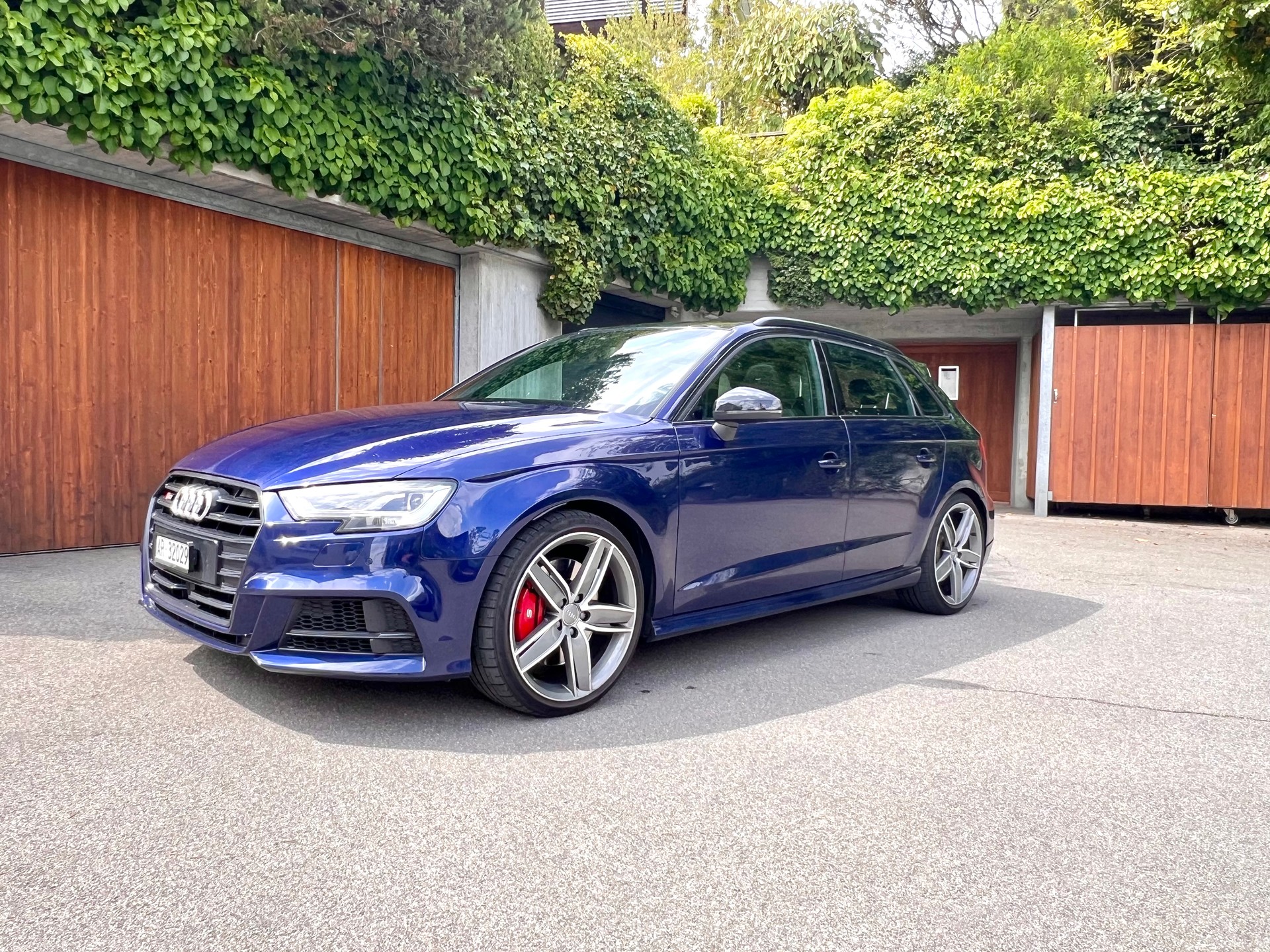 AUDI 2.0 T FSI quattro S-Tronic-image-1