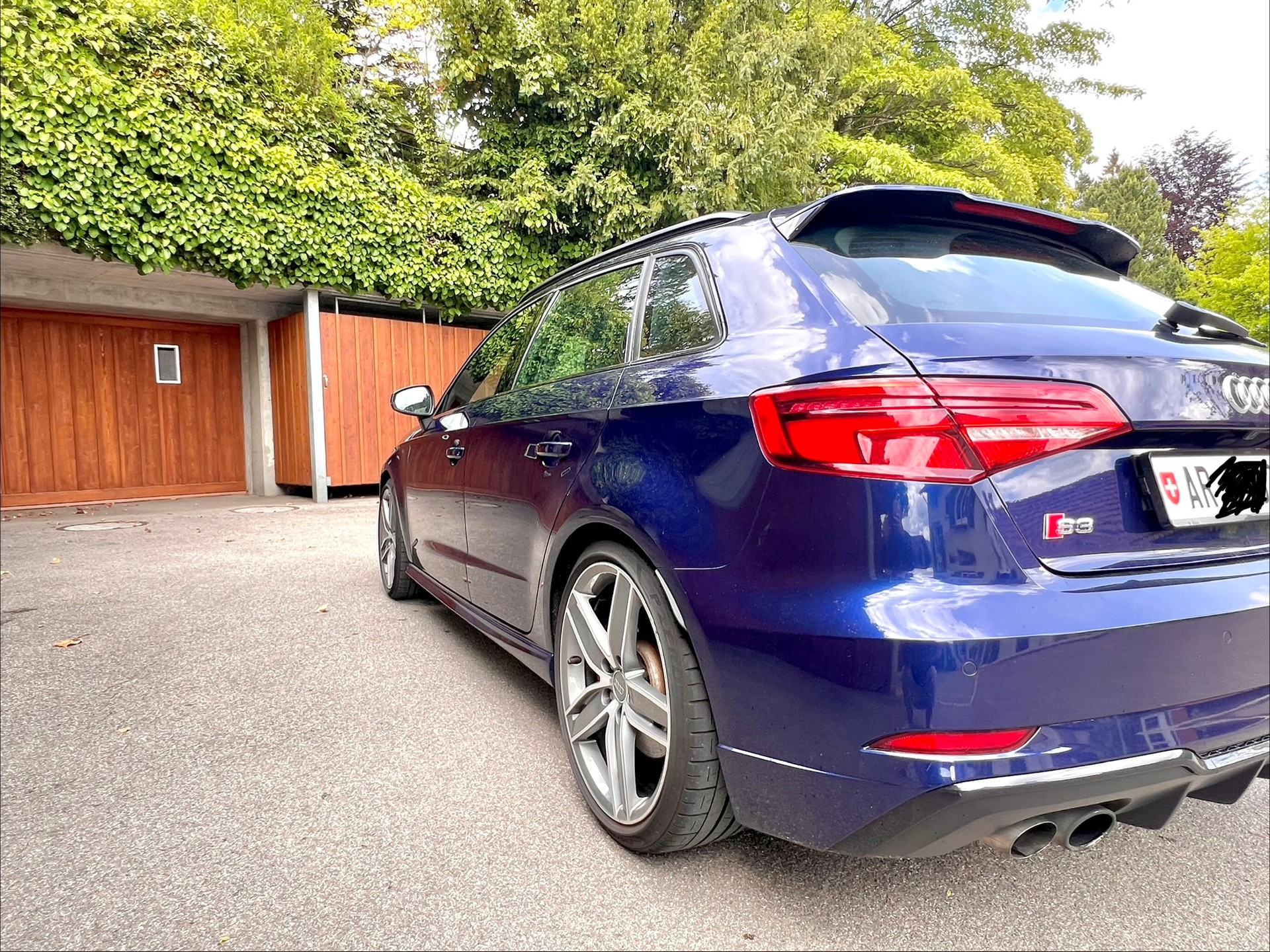 AUDI 2.0 T FSI quattro S-Tronic-image-4