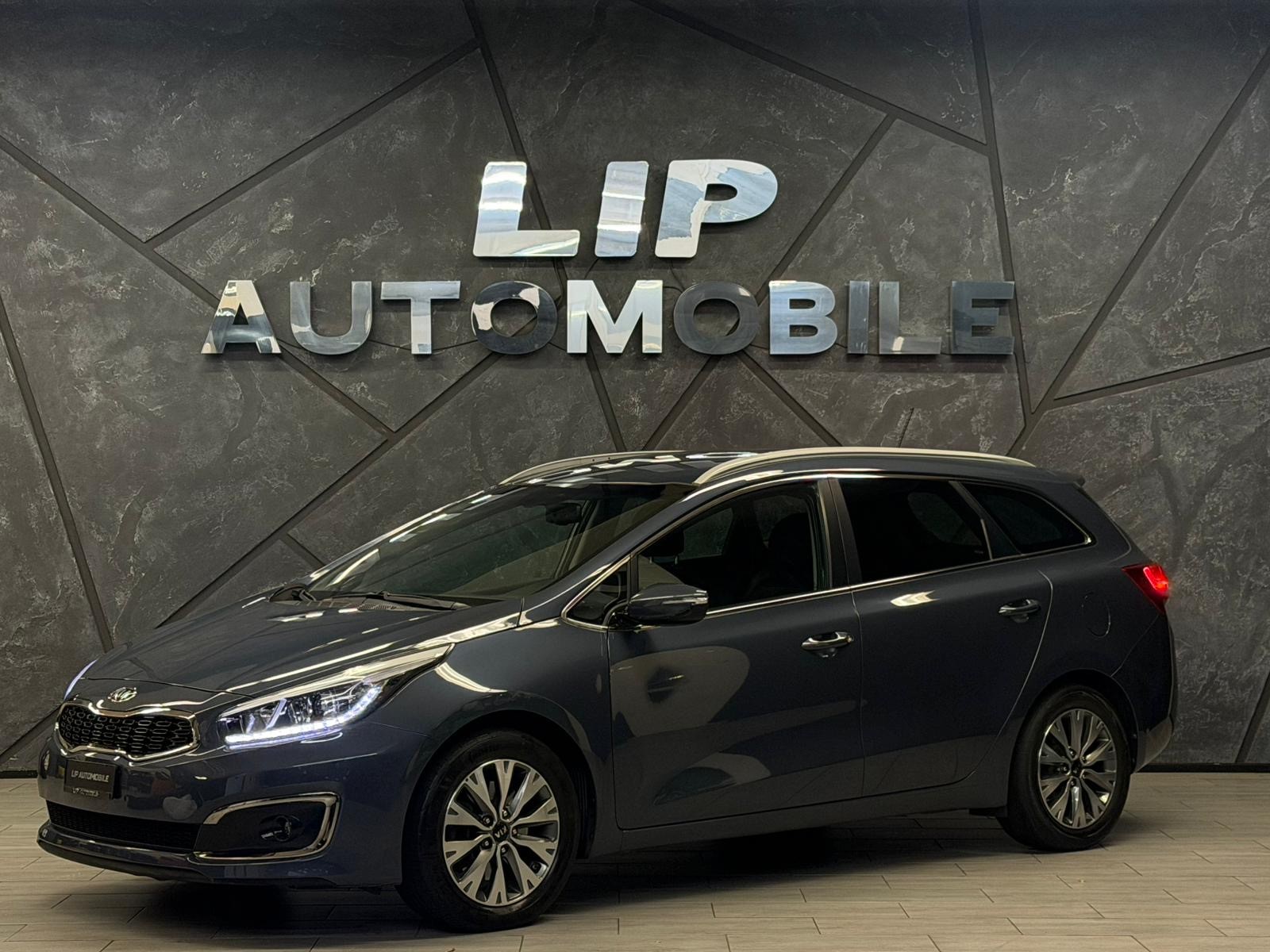 KIA Cee'd Sportswagon 1.6 CRDi Swiss Champion DCT-image-0