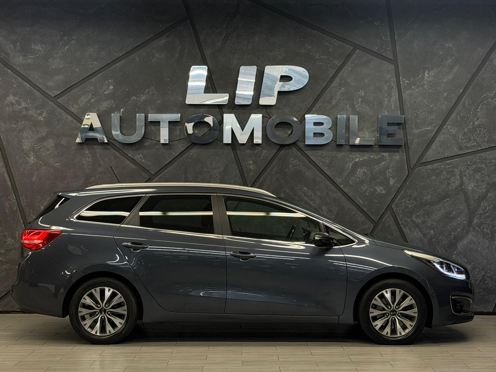 KIA Cee'd Sportswagon 1.6 CRDi Swiss Champion DCT-image-3