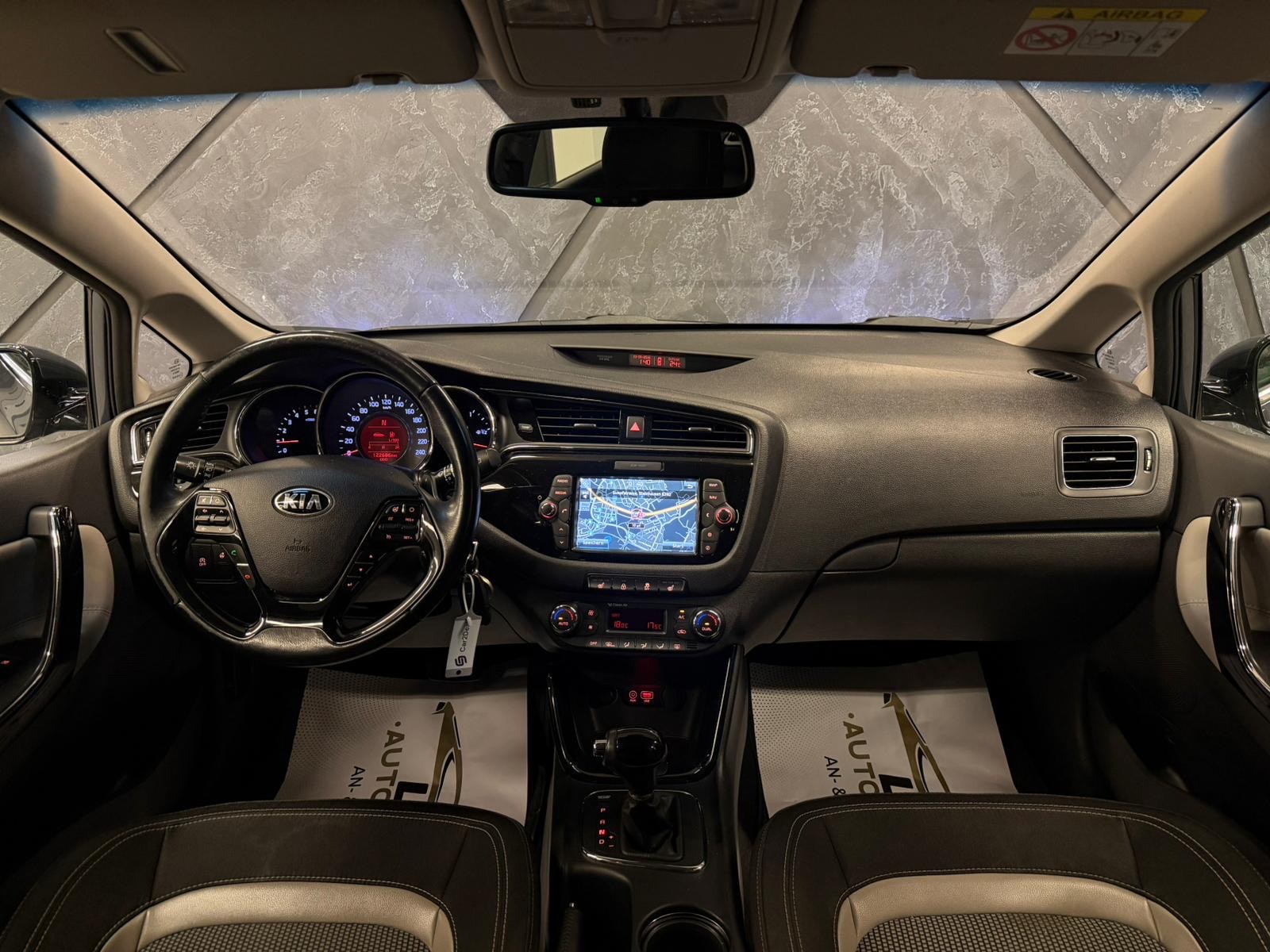 KIA Cee'd Sportswagon 1.6 CRDi Swiss Champion DCT-image-8