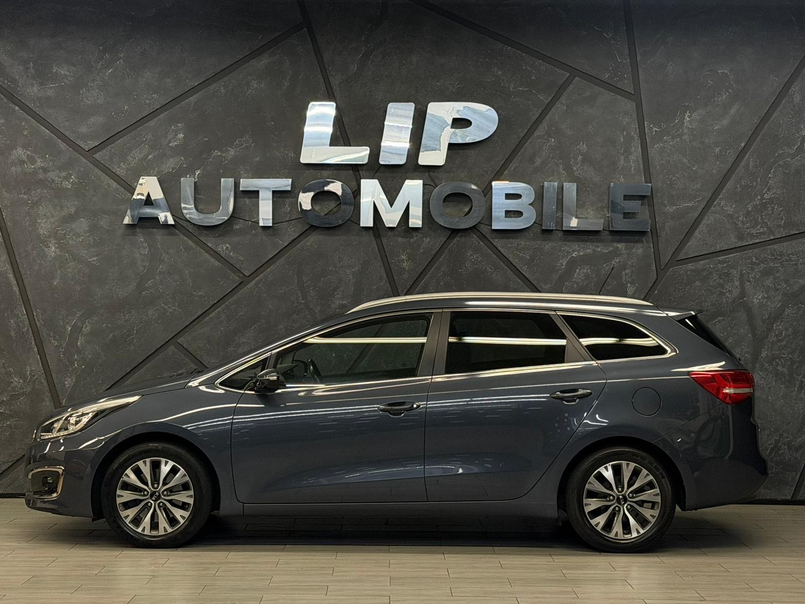 KIA Cee'd Sportswagon 1.6 CRDi Swiss Champion DCT-image-4