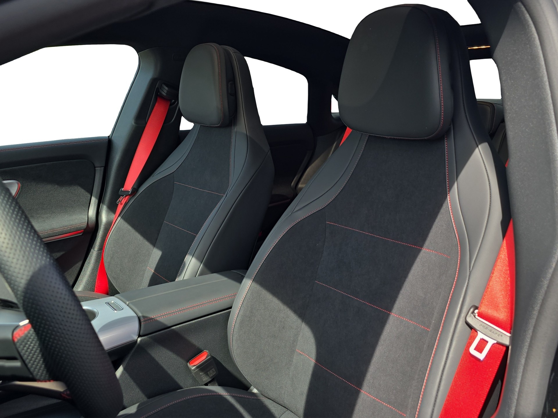 MERCEDES-BENZ CLA 350 4 Matic 85 kWh EQ-image-7