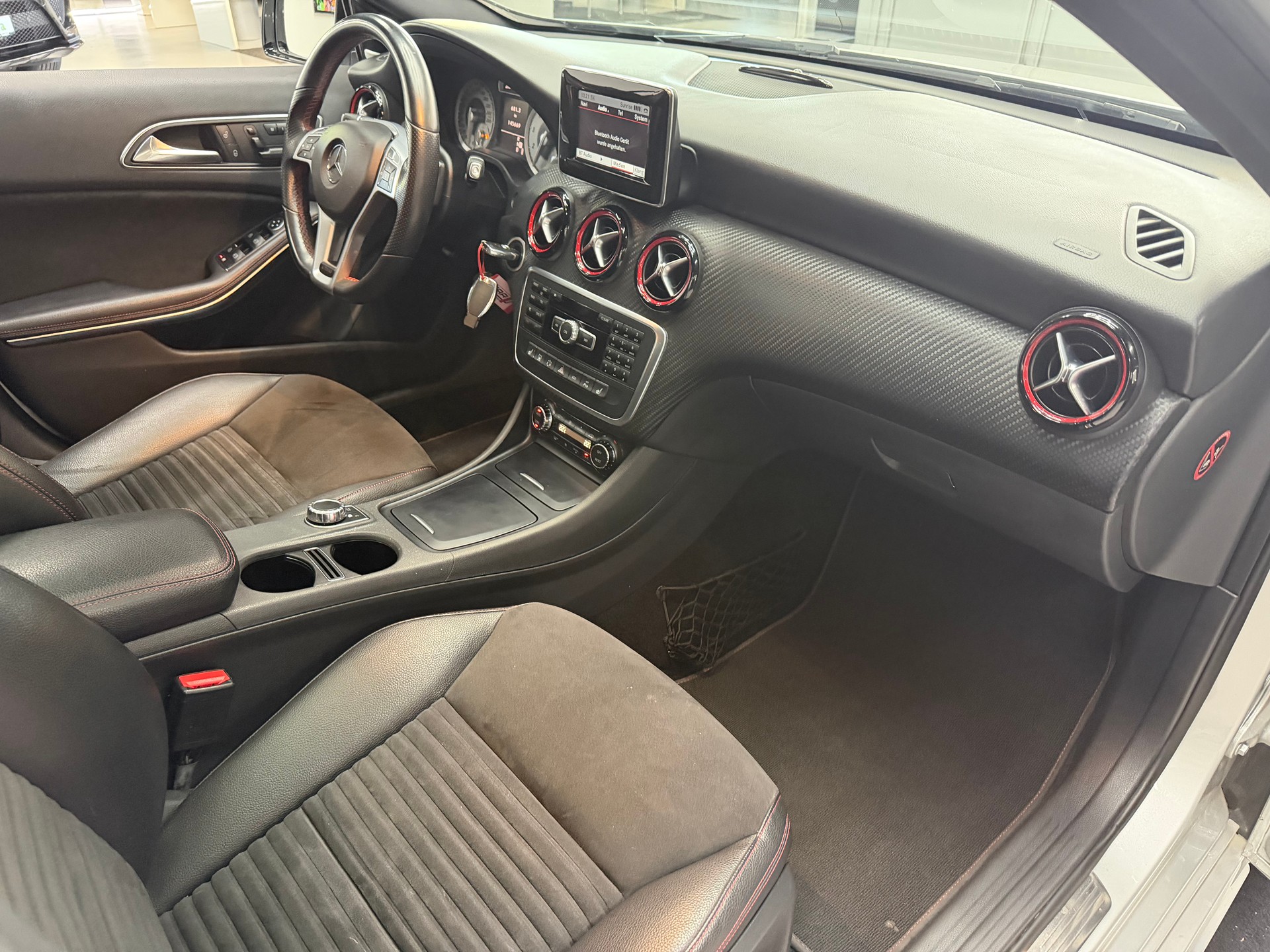 MERCEDES-BENZ A 250 Sport 7G-DCT-image-6