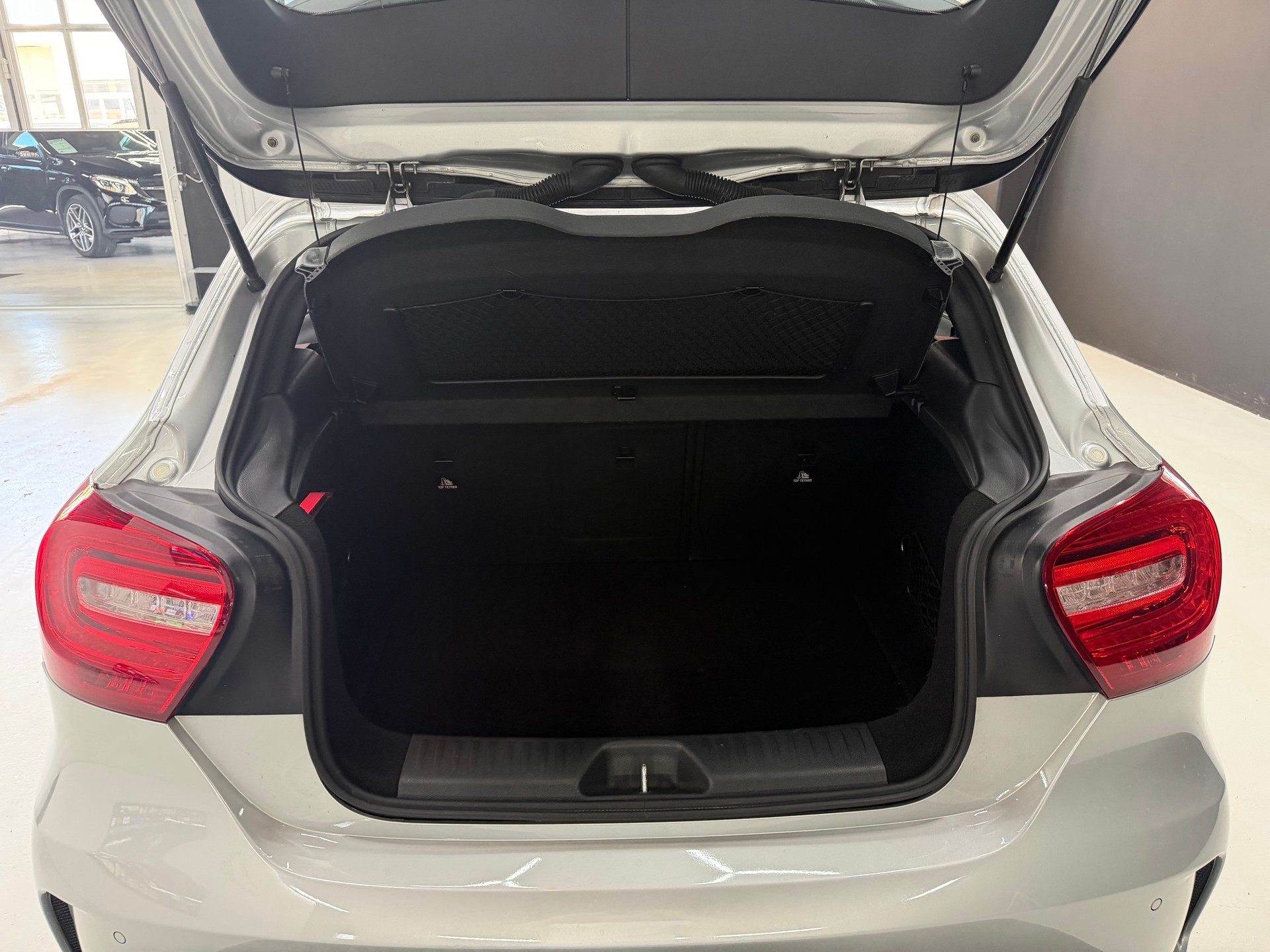 MERCEDES-BENZ A 250 Sport 7G-DCT-image-8