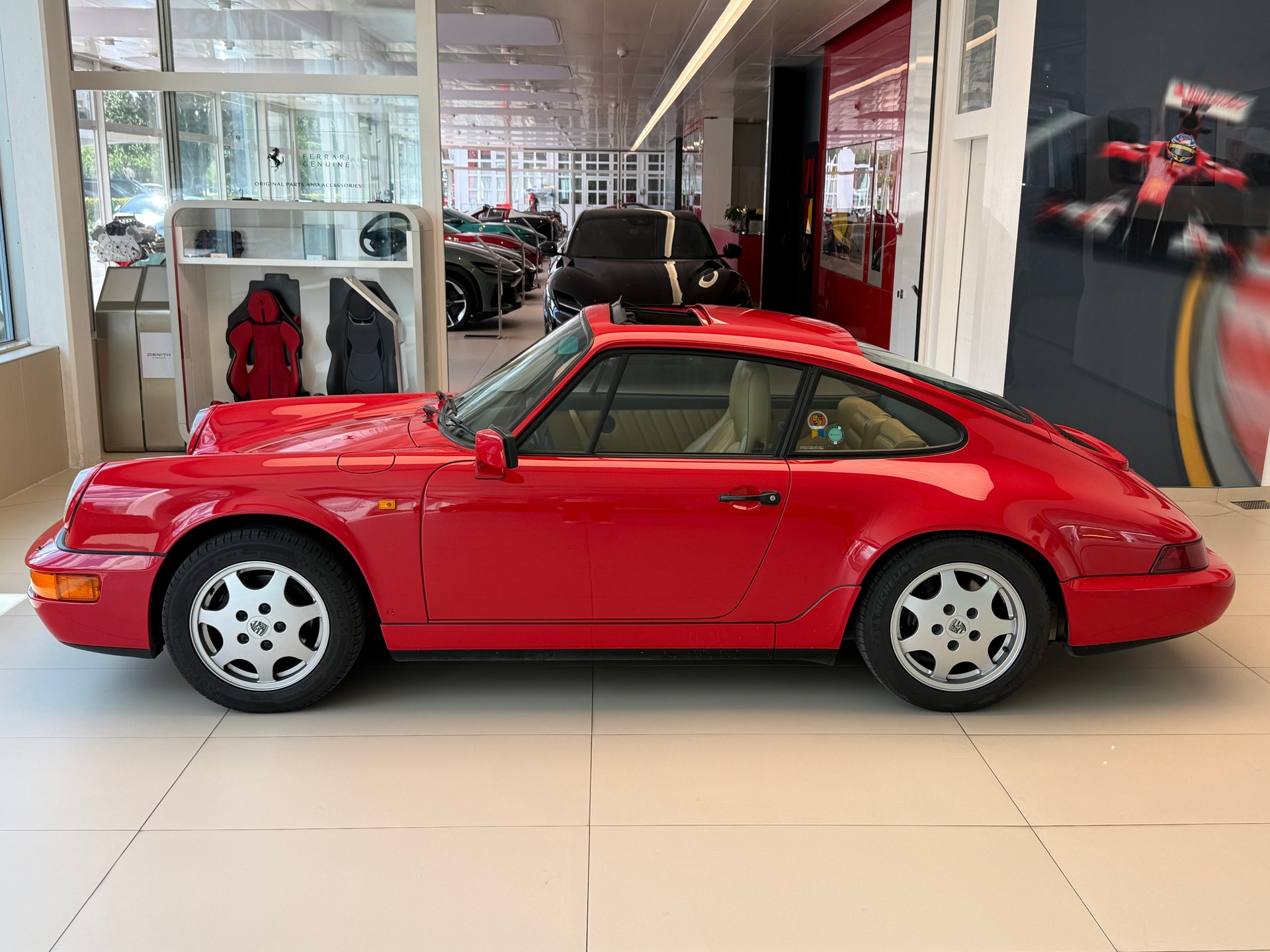 PORSCHE 911 Carrera 4-image-7