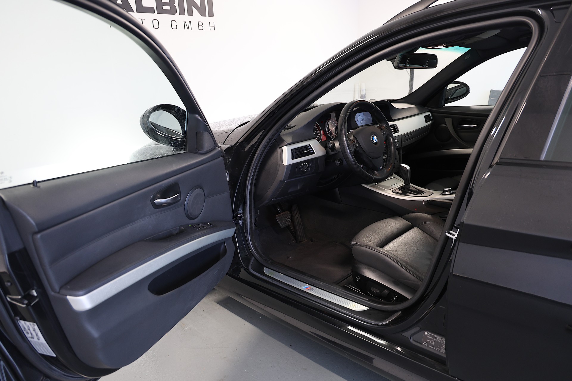BMW 335xi Touring M-Sport Steptronic-image-4