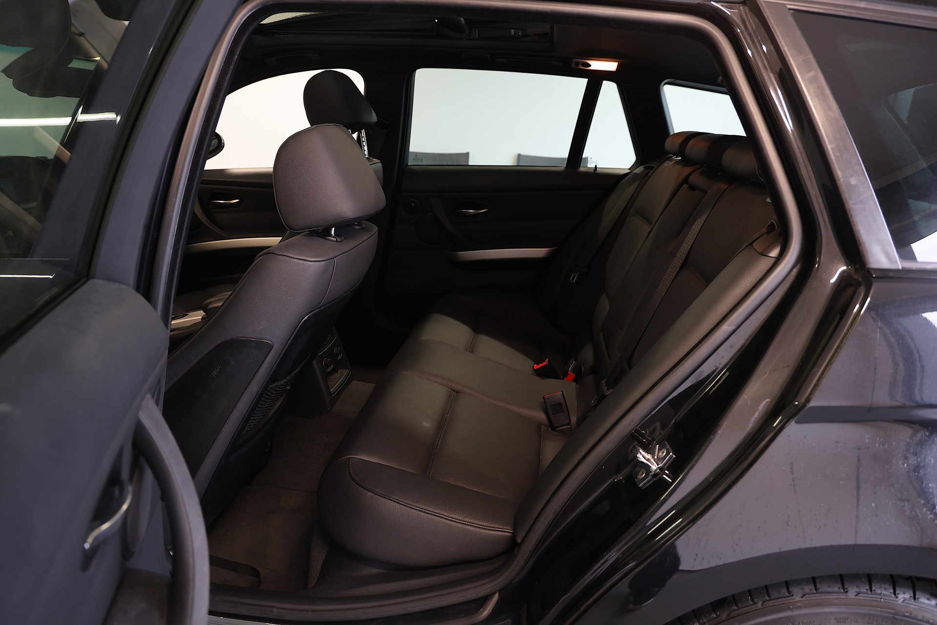 BMW 335xi Touring M-Sport Steptronic-image-13
