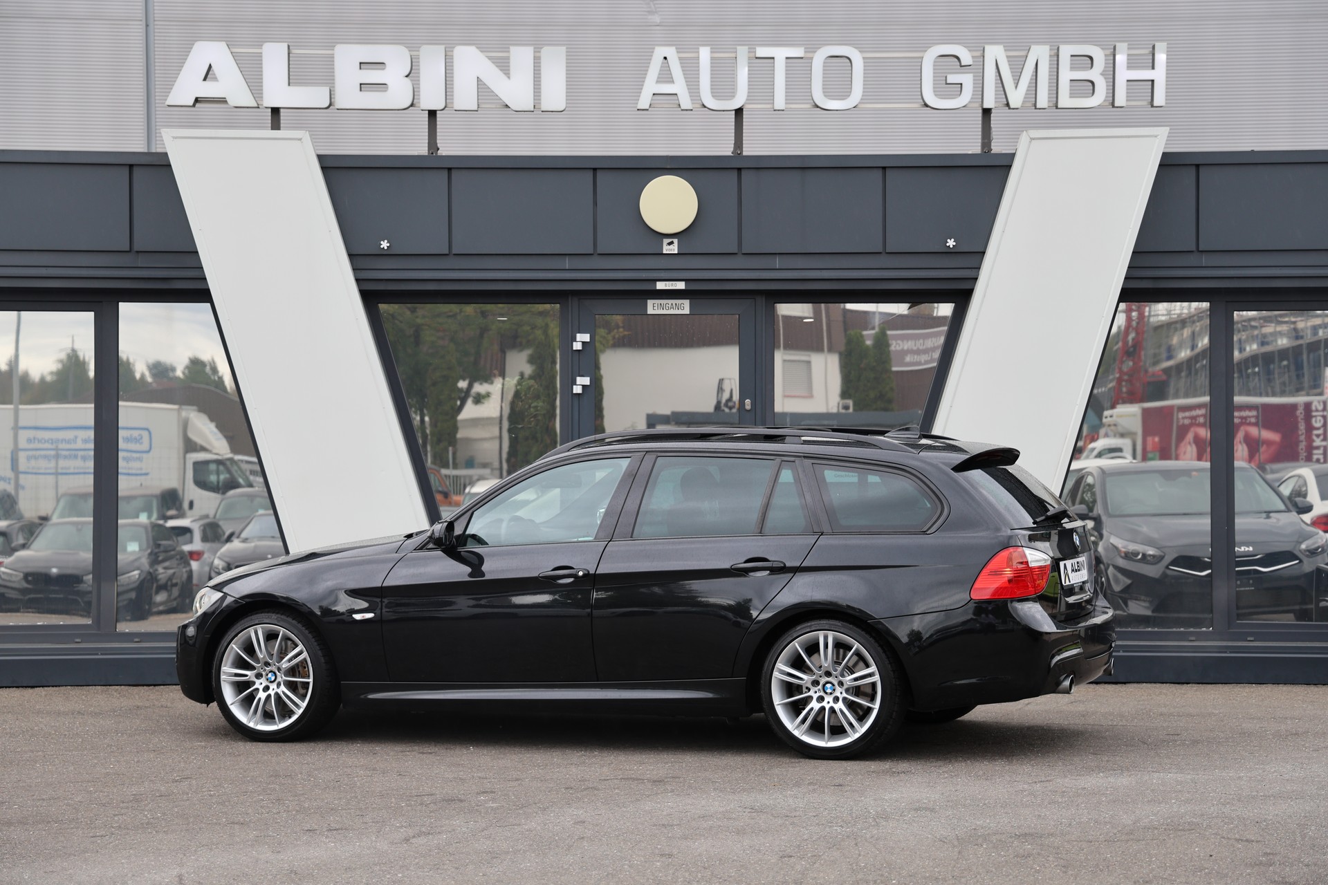 BMW 335xi Touring M-Sport Steptronic-image-3