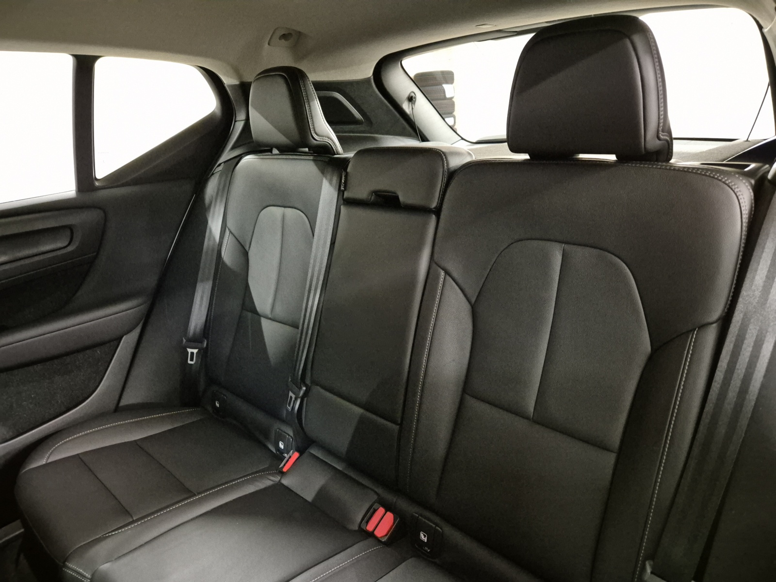 VOLVO XC40 1.5 T5 PiH Inscription-image-15