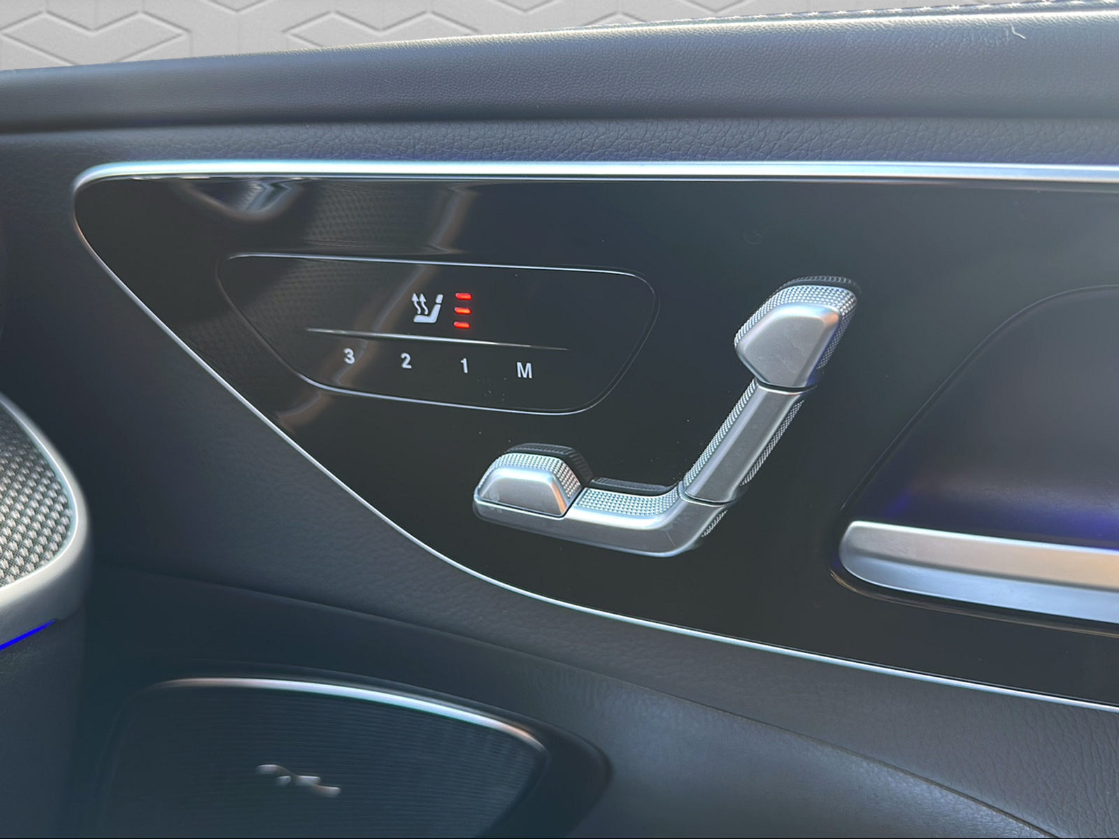 MERCEDES-BENZ C 220 d T 4Matic AMG Line-image-17