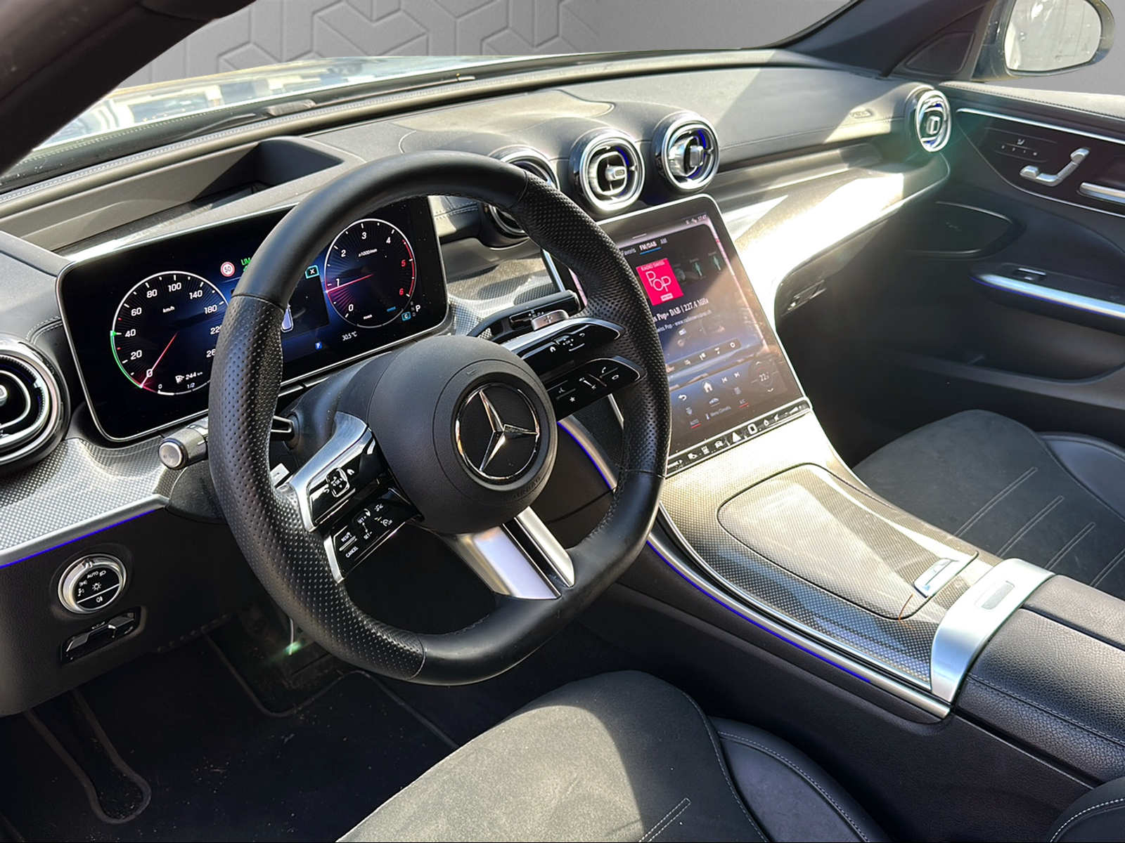 MERCEDES-BENZ C 220 d T 4Matic AMG Line-image-11