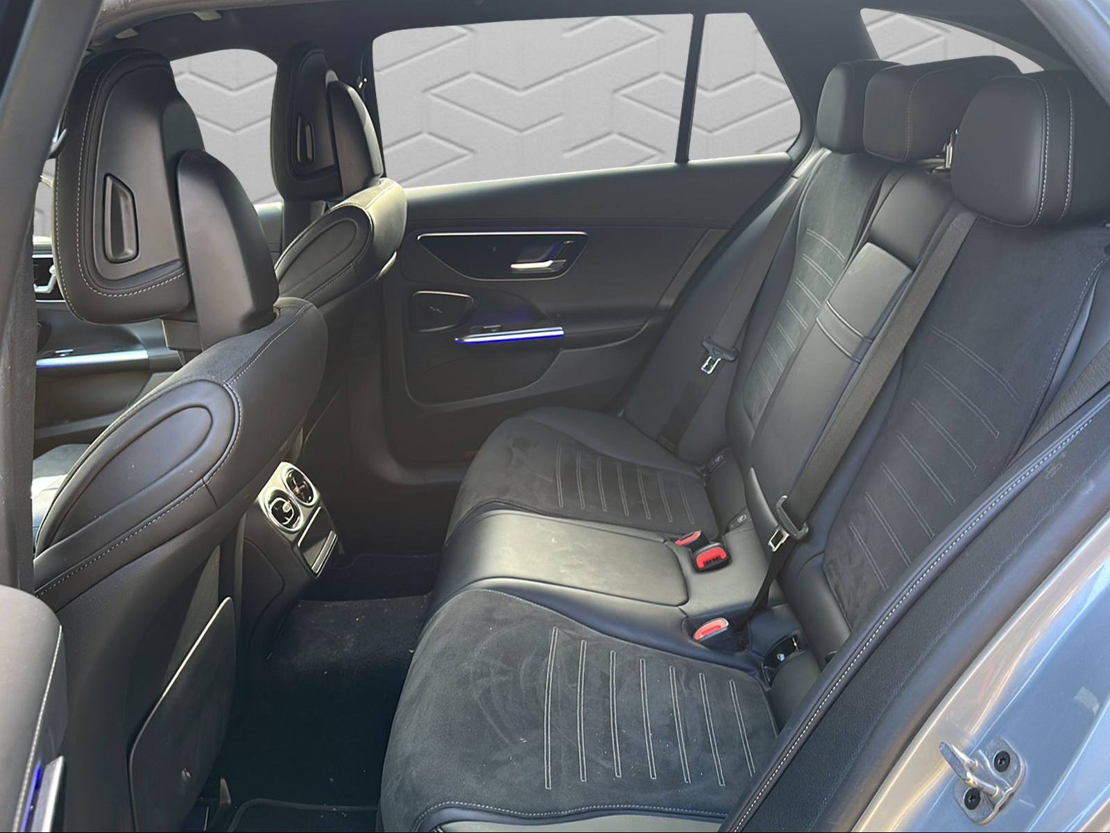 MERCEDES-BENZ C 220 d T 4Matic AMG Line-image-15