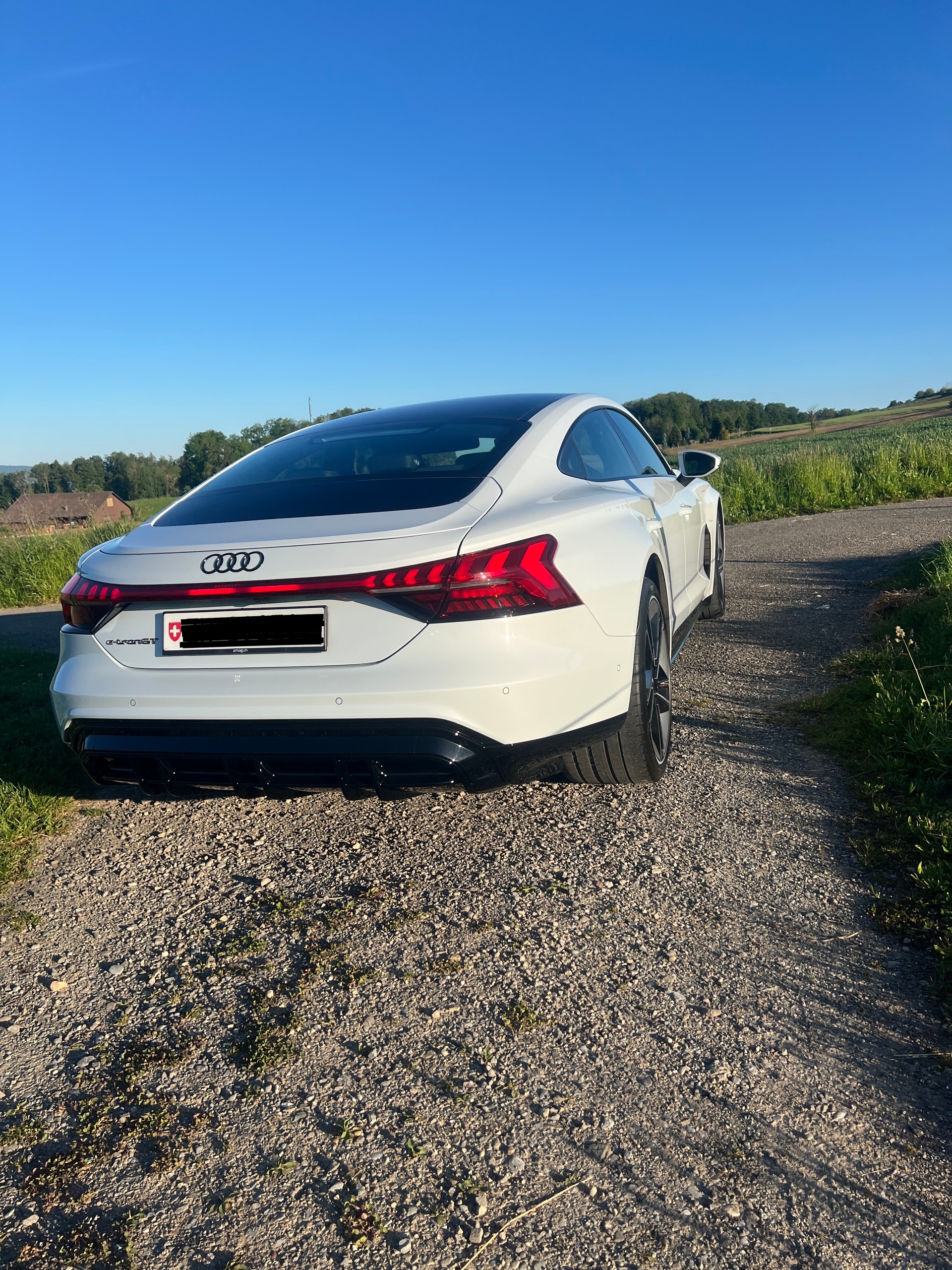 AUDI e-tron GT quattro-image-3