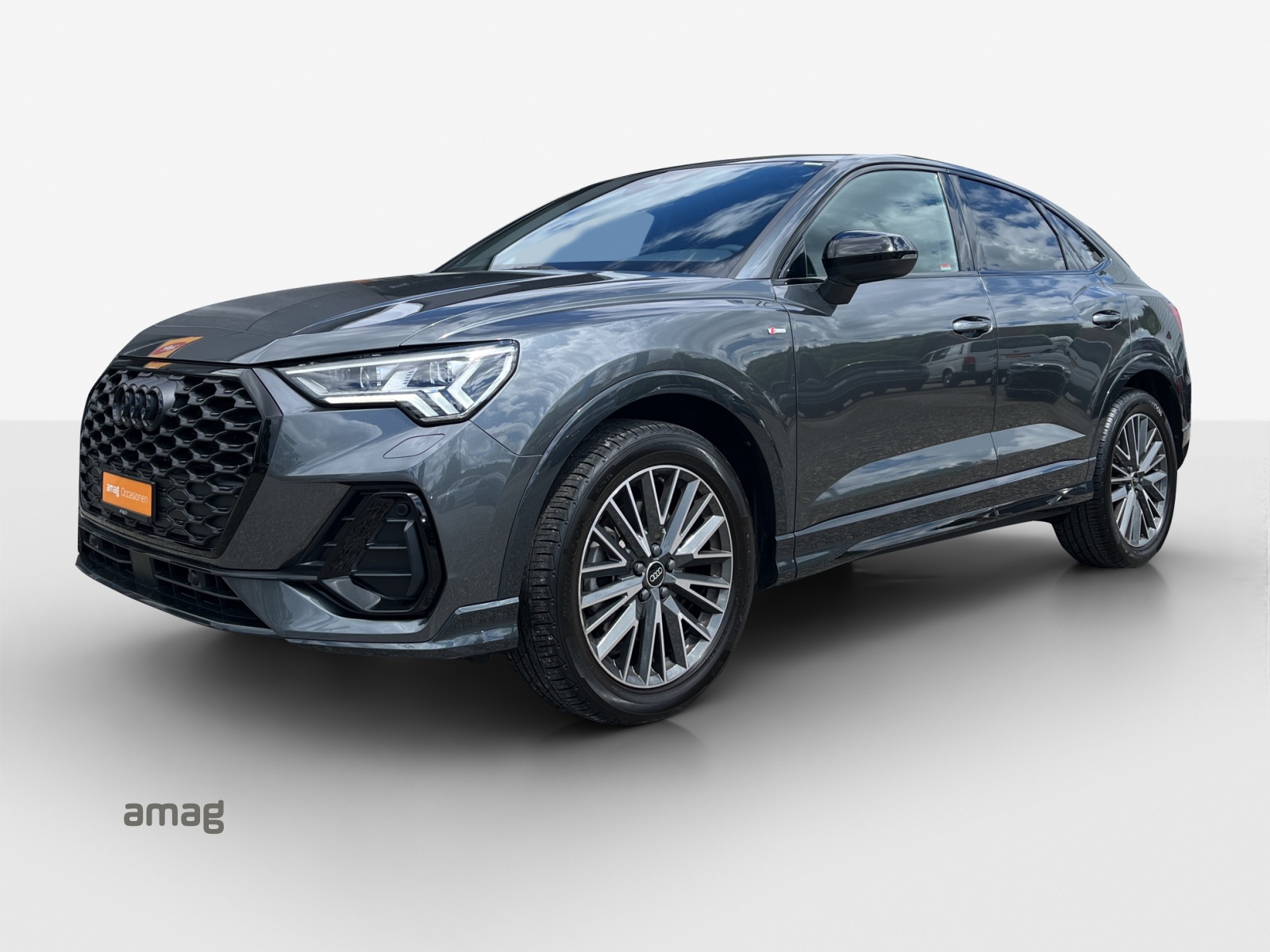 AUDI Q3 Sportback 40 TFSI S line quattro S-tronic-image-0