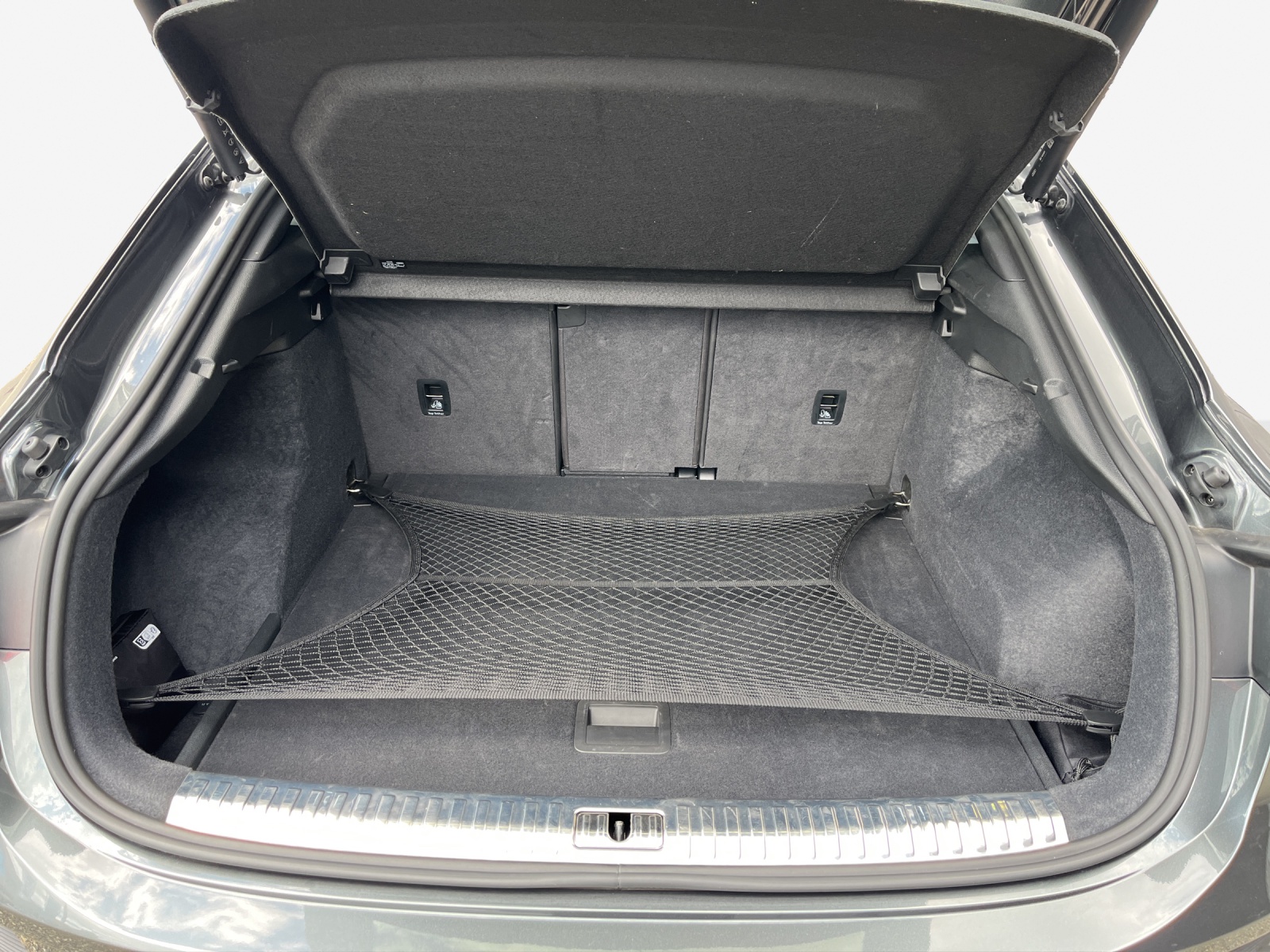 AUDI Q3 Sportback 40 TFSI S line quattro S-tronic-image-12