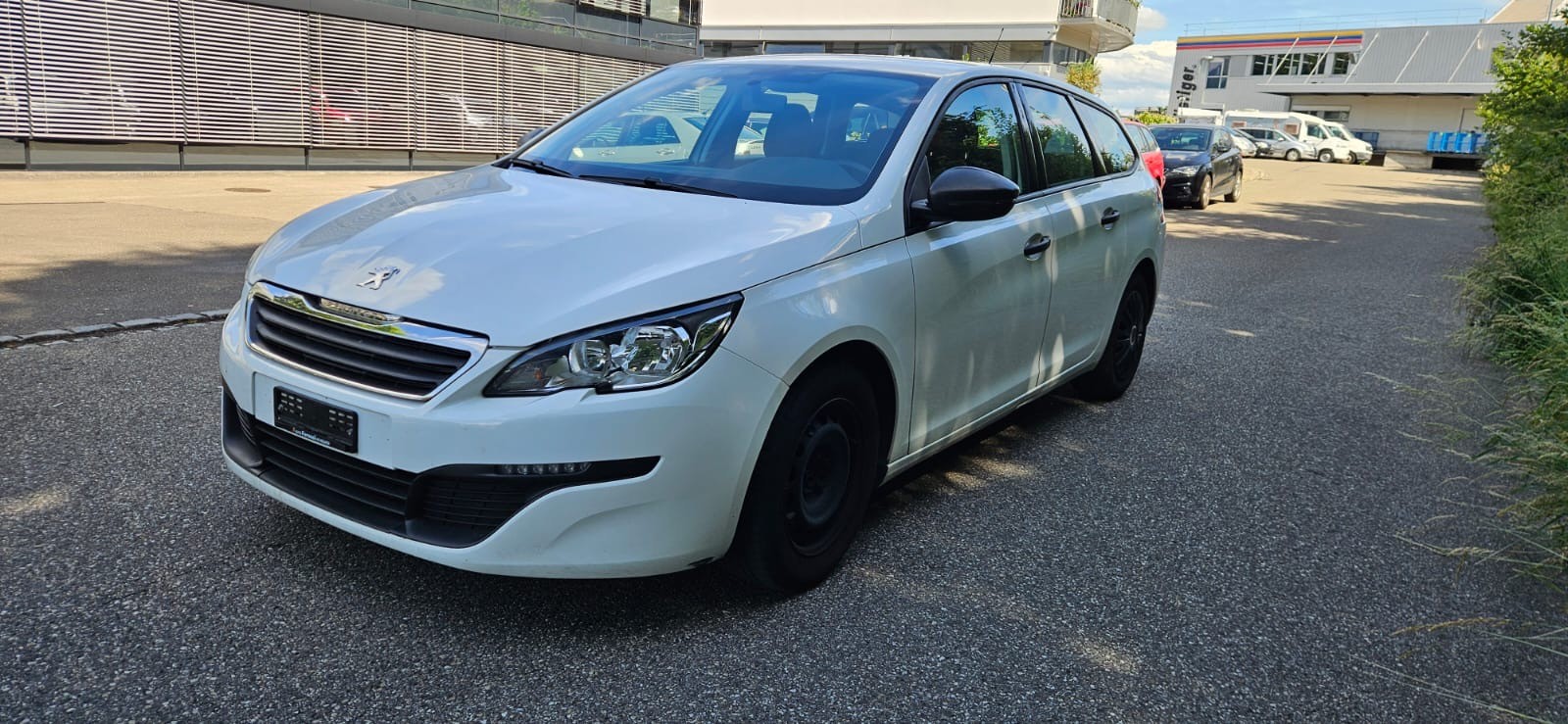 PEUGEOT 308 SW 1.2 THP Style-image-3