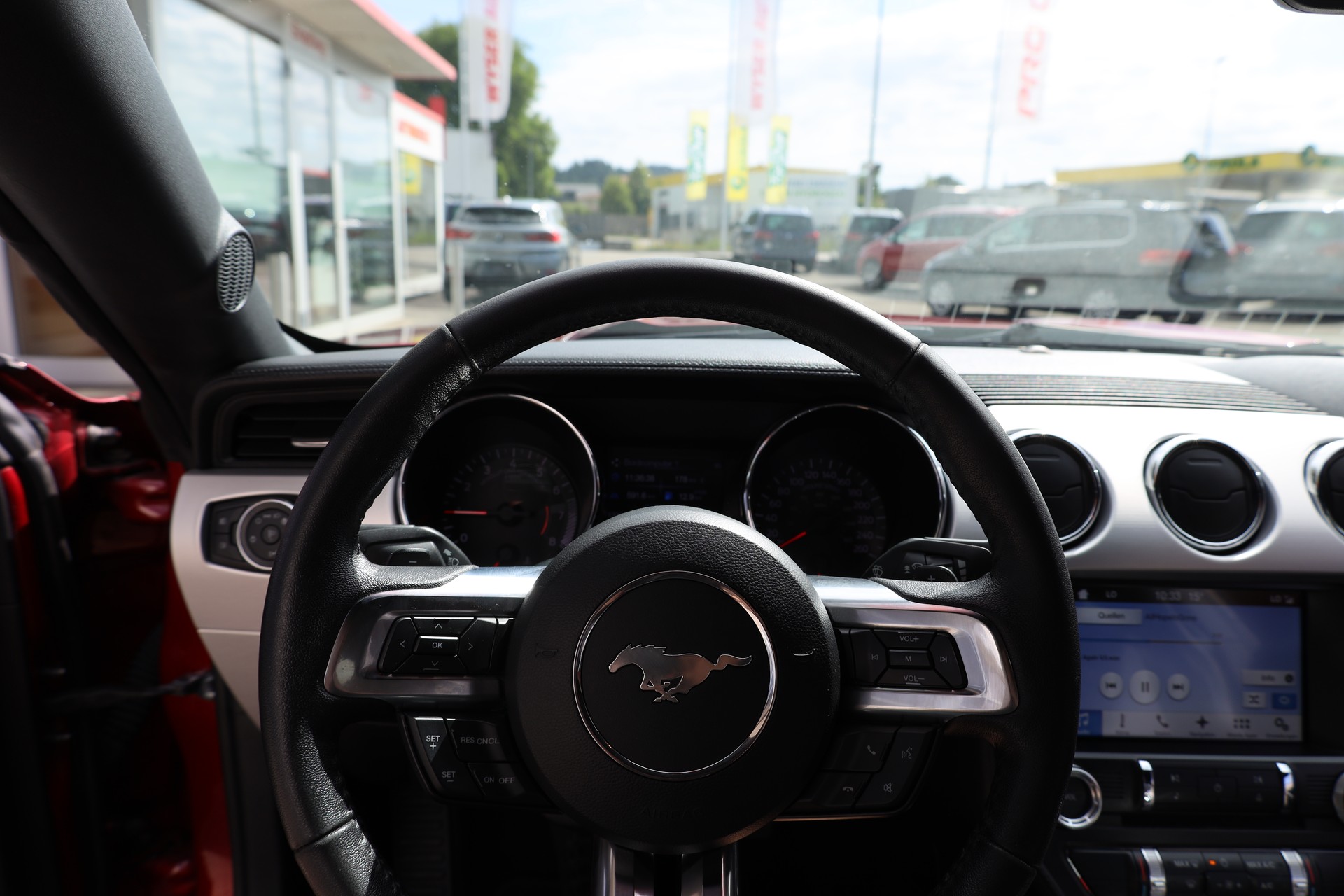 FORD Mustang Fastback 5.0 V8 GT Automat-image-11
