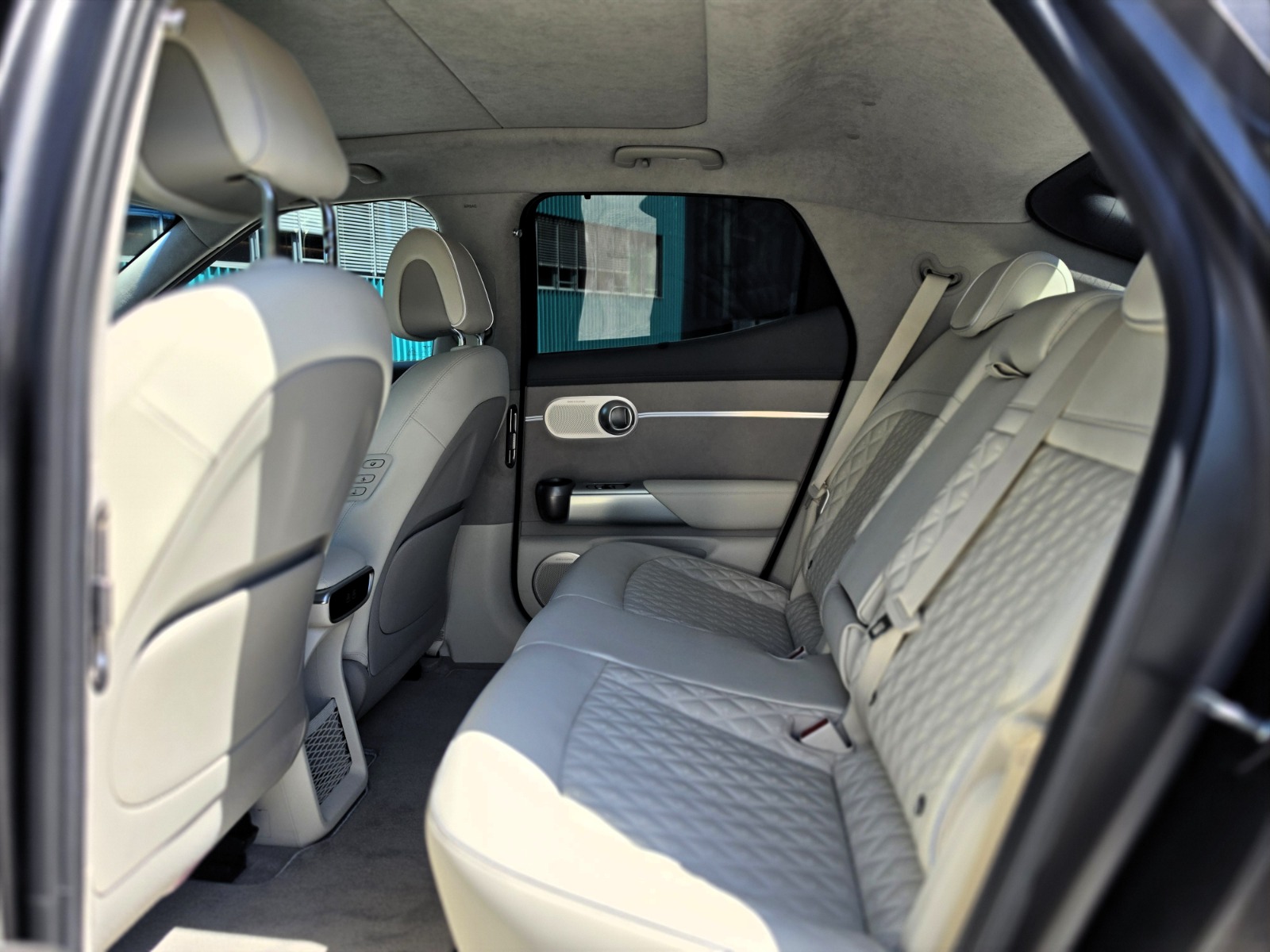 GENESIS GV60 77.4 kWh Sport Plus AWD-image-11