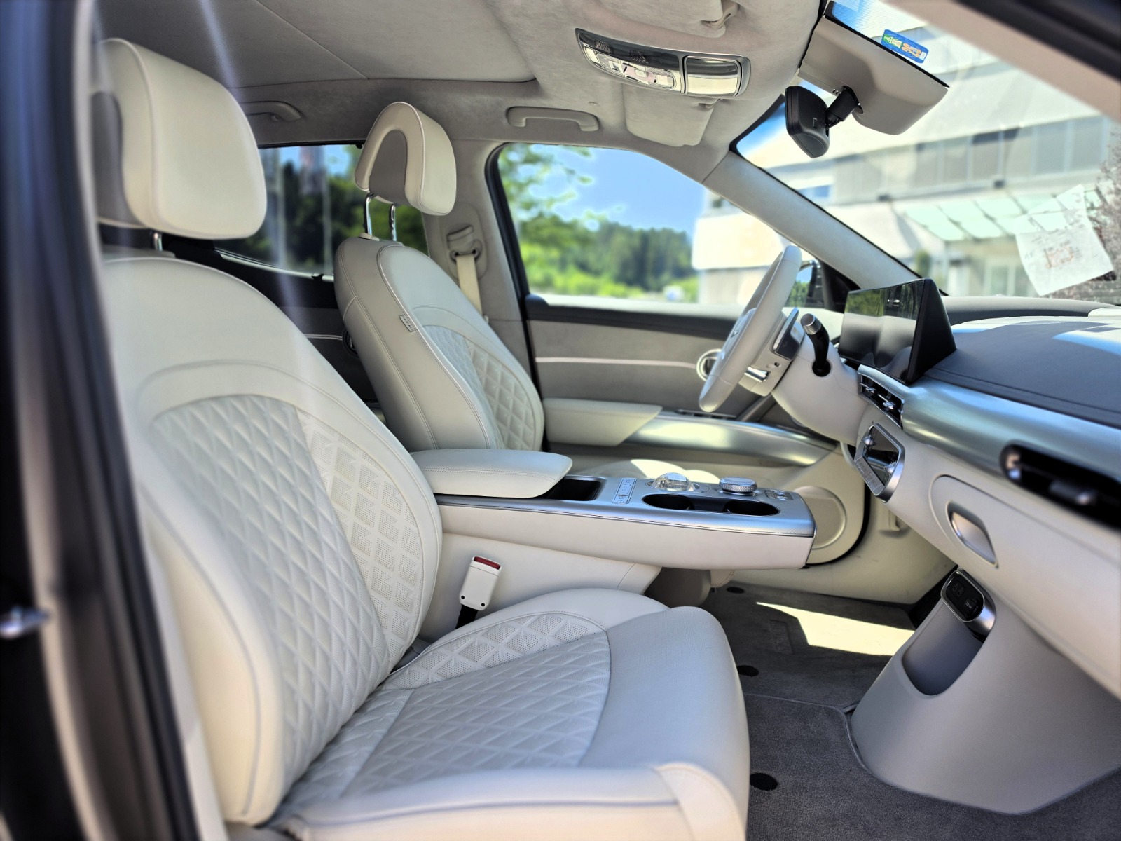 GENESIS GV60 77.4 kWh Sport Plus AWD-image-12
