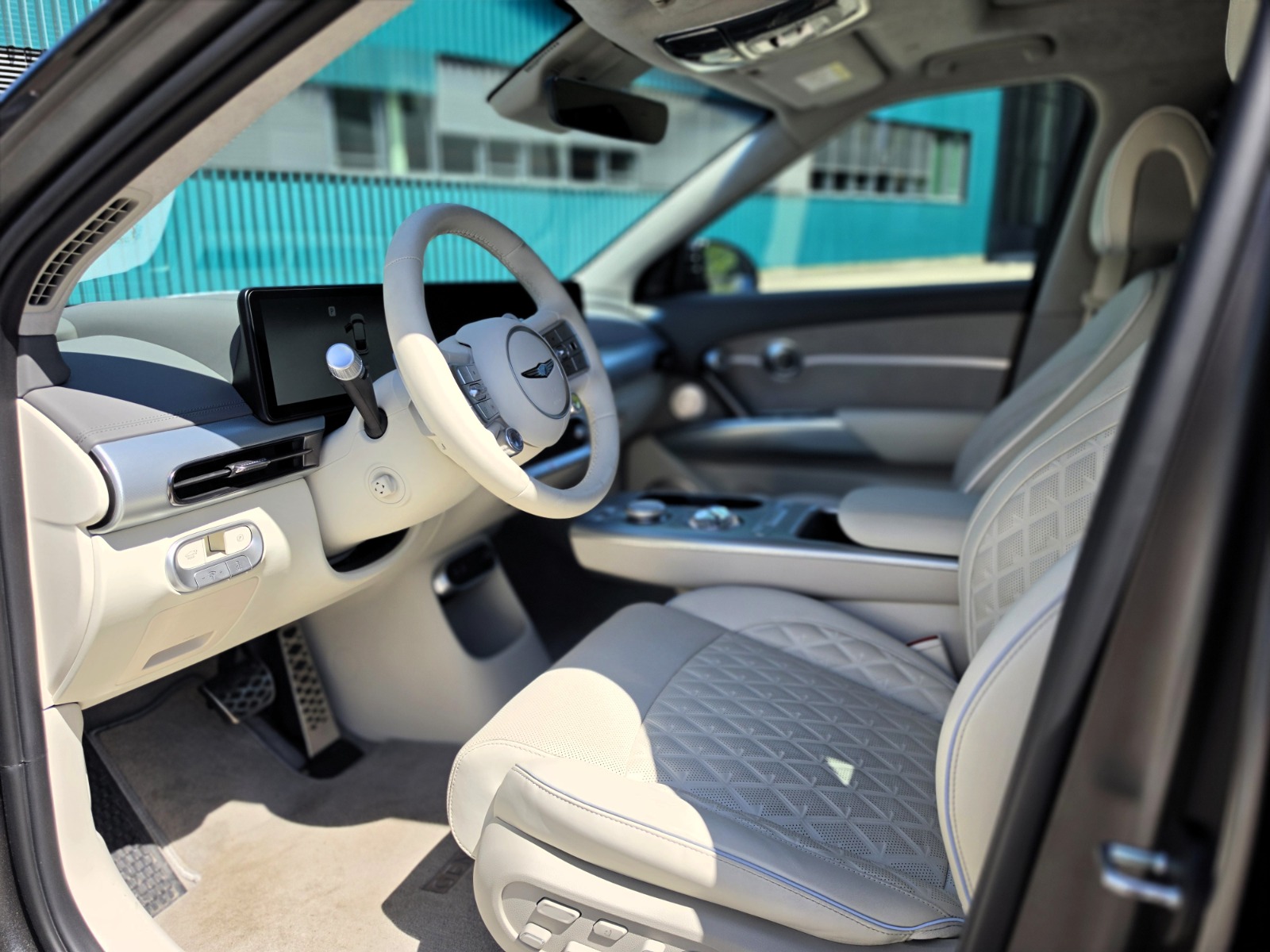 GENESIS GV60 77.4 kWh Sport Plus AWD-image-9