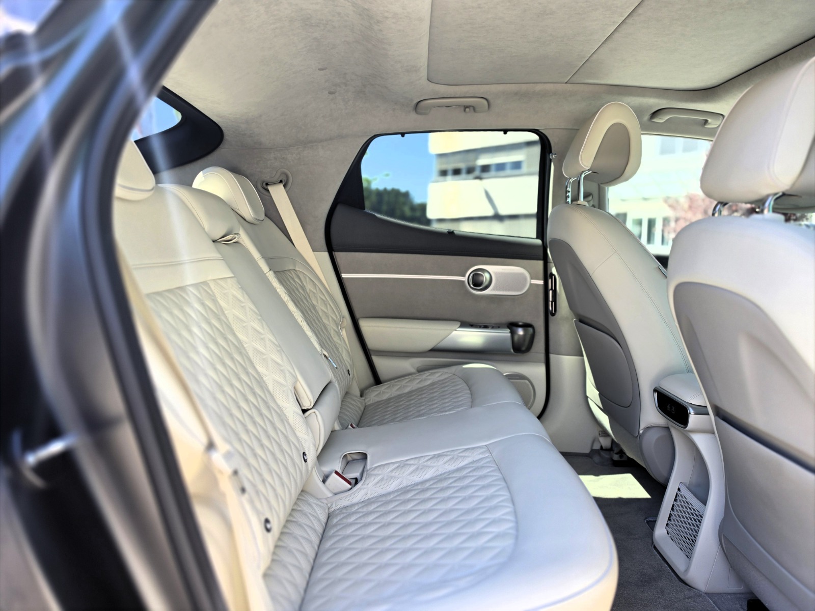 GENESIS GV60 77.4 kWh Sport Plus AWD-image-13