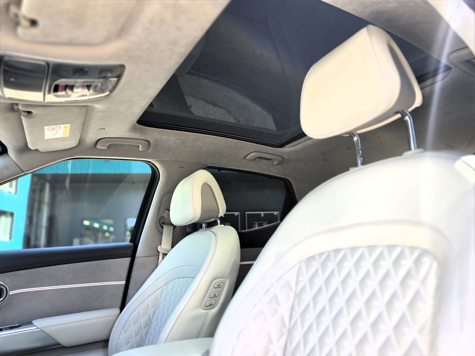 GENESIS GV60 77.4 kWh Sport Plus AWD-image-14