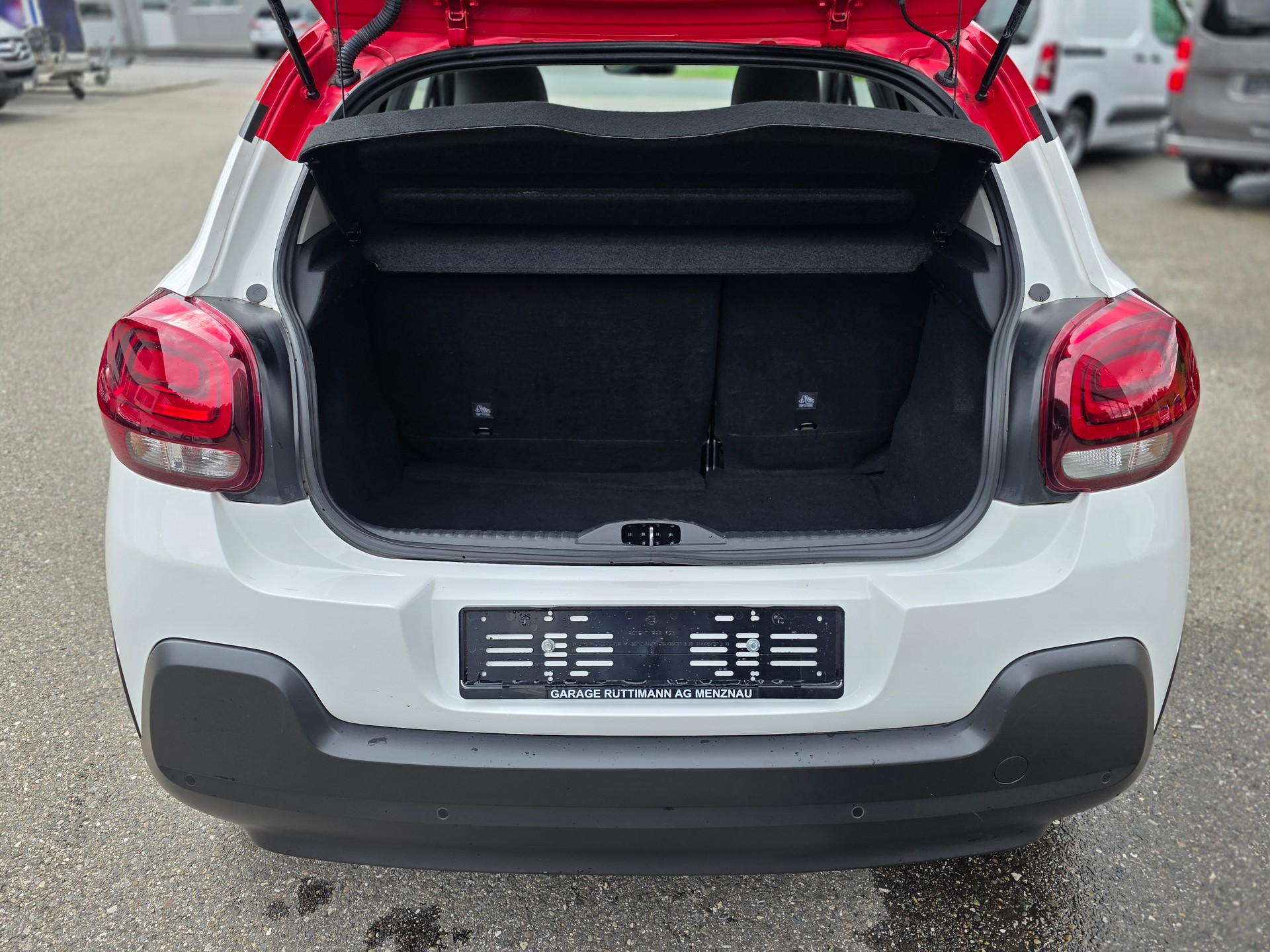 CITROEN C3 1.2i PureTech Shine EAT6-image-7
