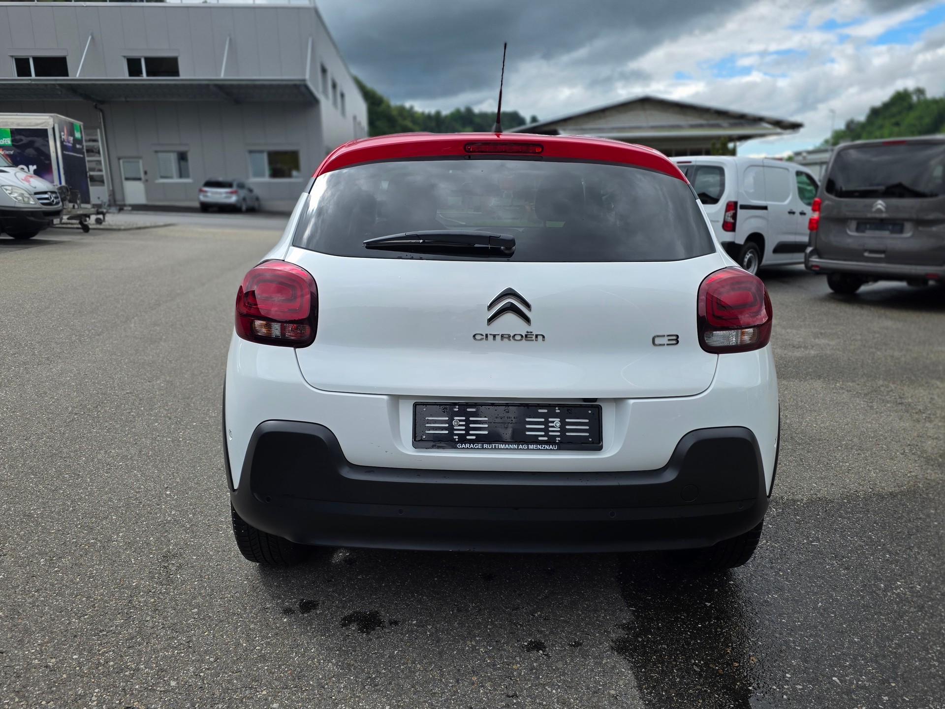 CITROEN C3 1.2i PureTech Shine EAT6-image-3