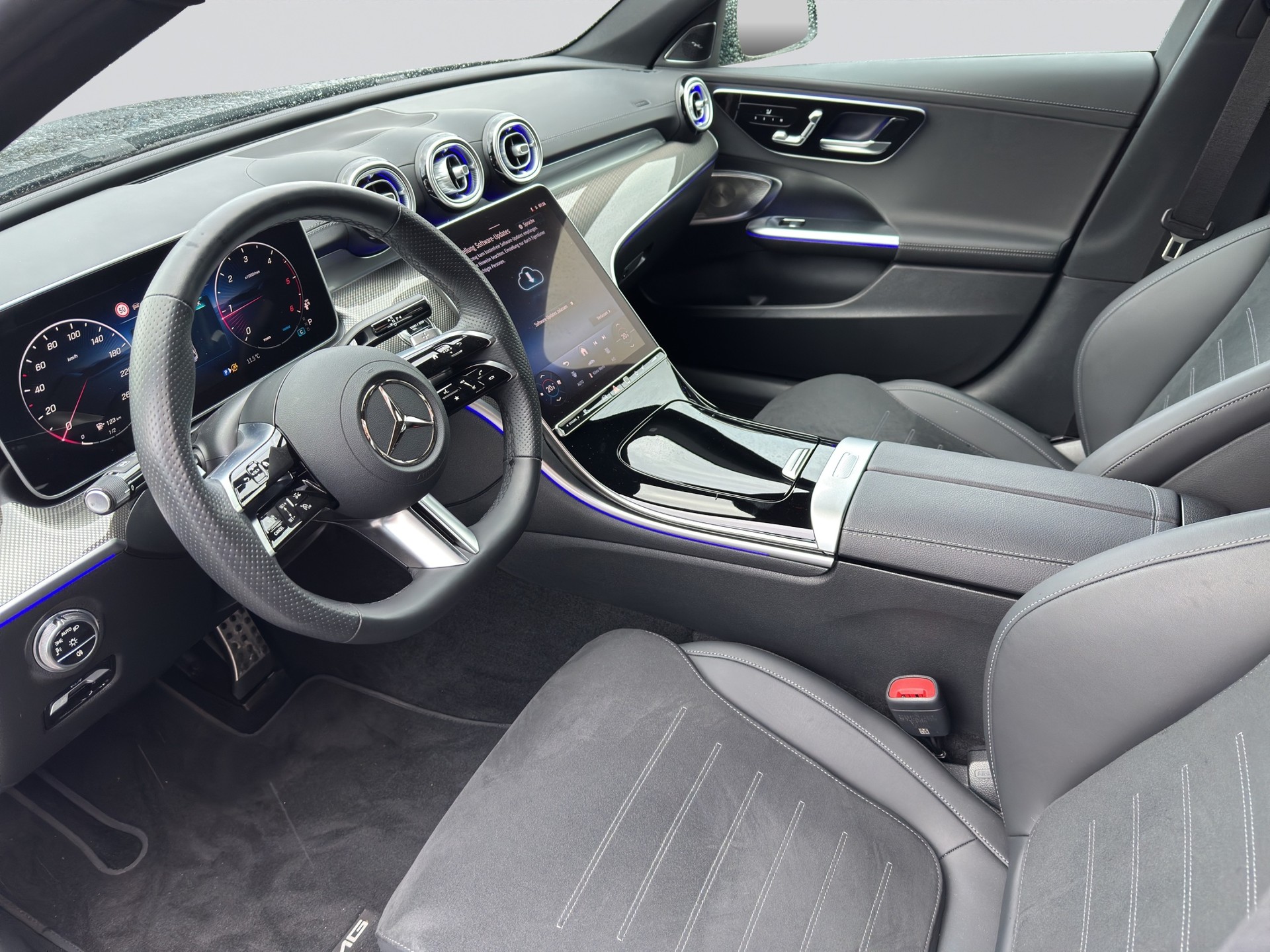 MERCEDES-BENZ C 220 d AMG Edition Night-image-6