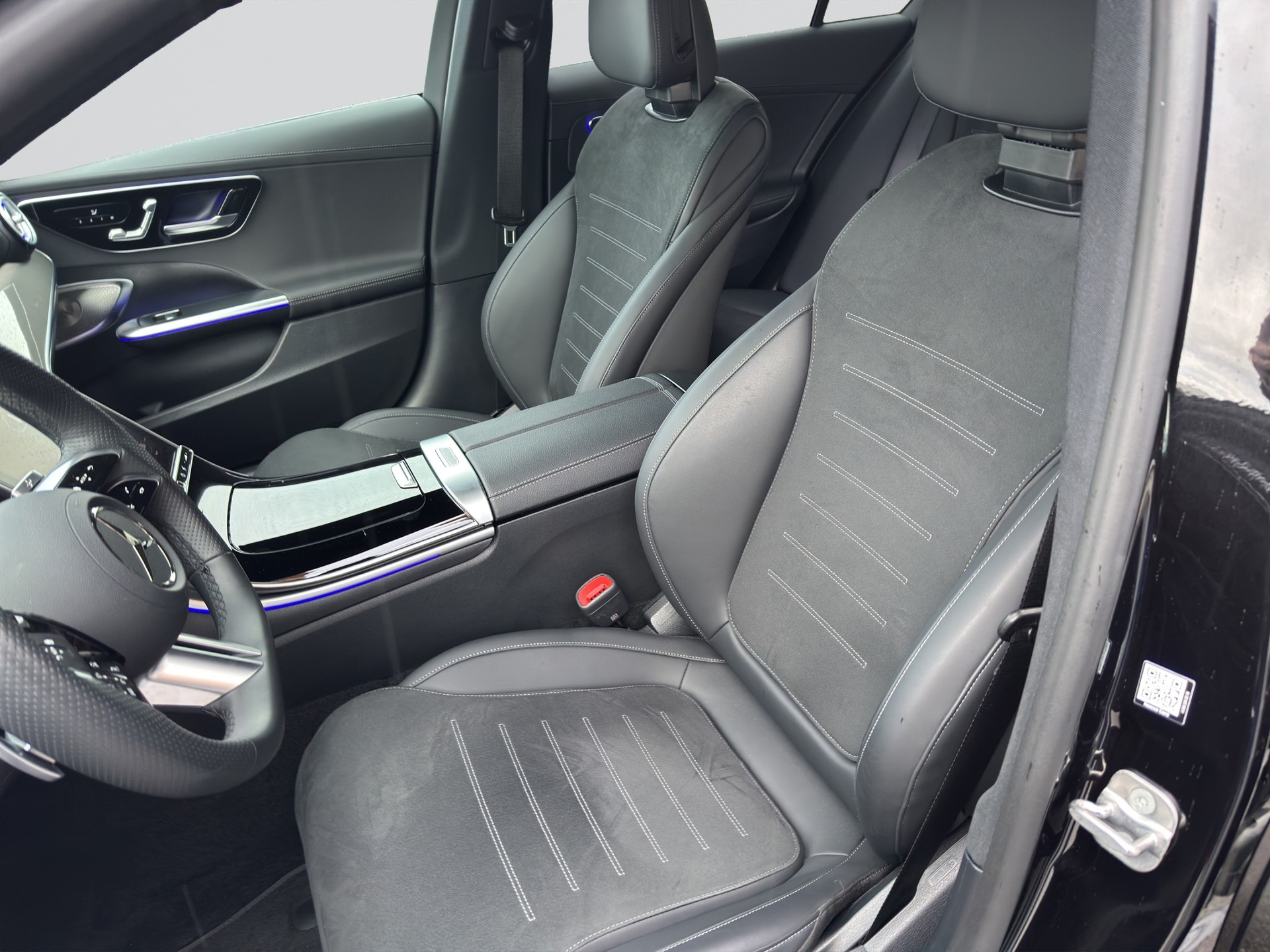 MERCEDES-BENZ C 220 d AMG Edition Night-image-5