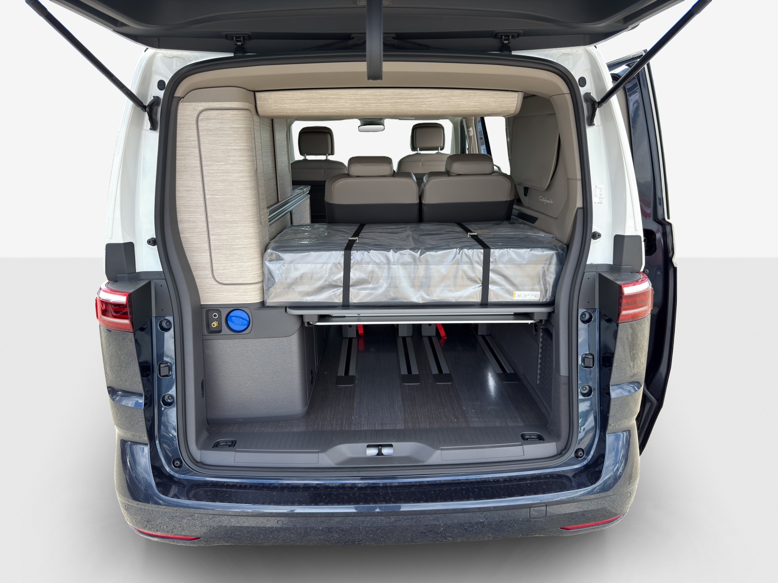 VW California eHybrid Ocean 4Motion-image-12