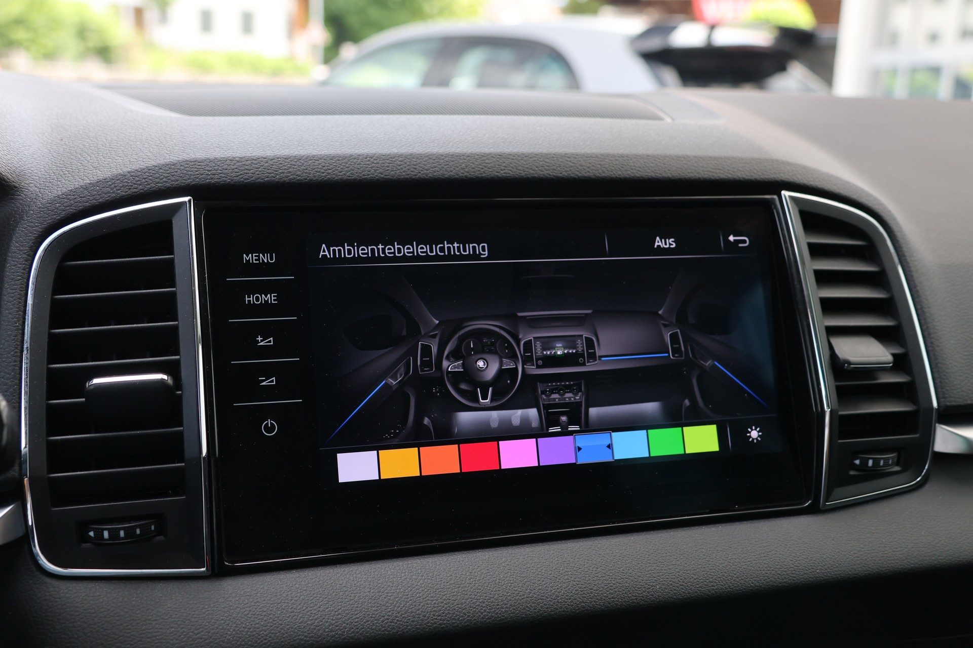 SKODA Karoq 2.0 TDI CR Style 4x4 DSG + 2.0T AHK-image-24