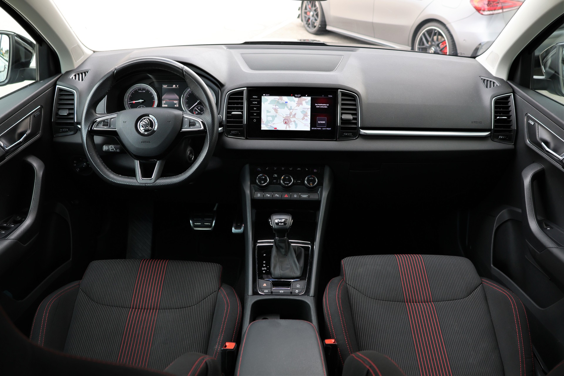 SKODA Karoq 2.0 TDI CR Style 4x4 DSG + 2.0T AHK-image-15