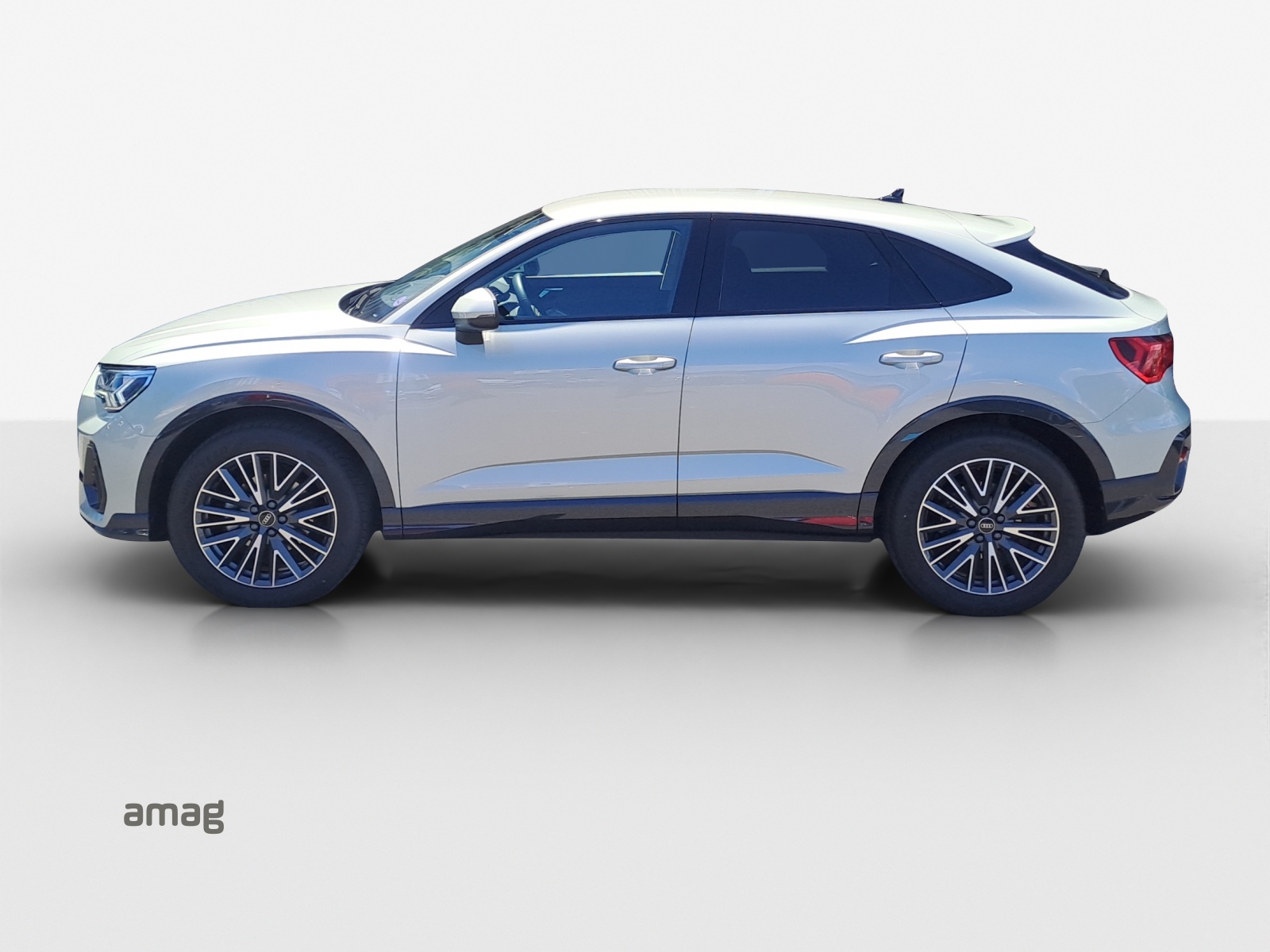 AUDI Q3 Sportback 35 TFSI Attraction S-tronic-image-1